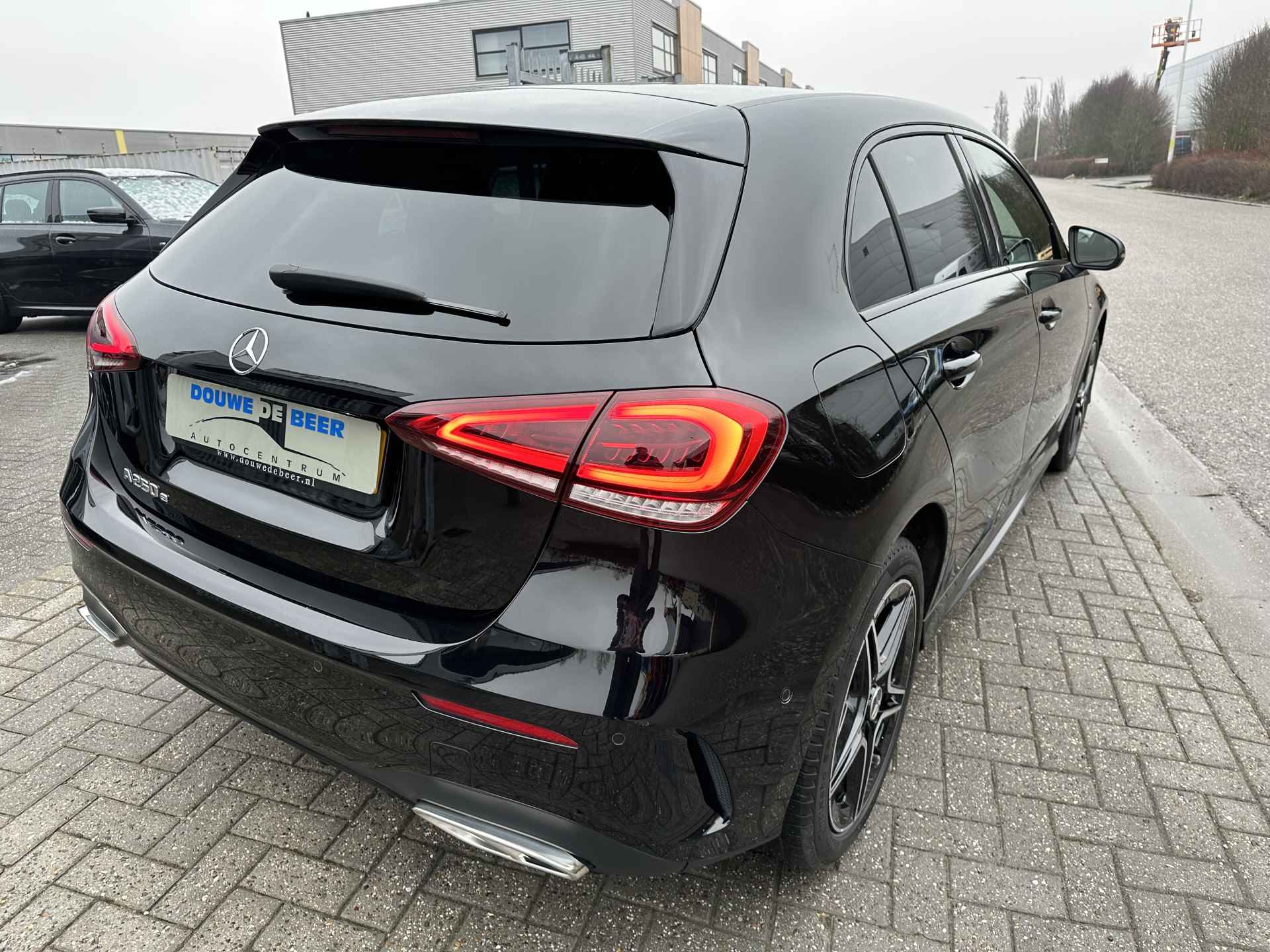 Mercedes-Benz A-Klasse 250 e Hybrid AMG Night Aut Camera | Stoelverw. | Sfeerverlichting | LED | DAB | - 6/32