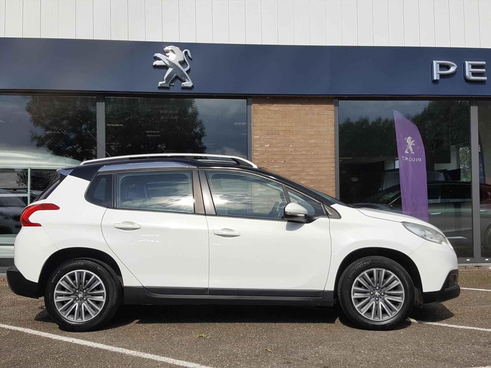 Peugeot 2008 ACTIVE 1.2 PureTech82pk AUTOMAAT5T Zwart dak | Cruise Control |  Navigatie | Bluetooth | Panoramisch dak | - 3/50