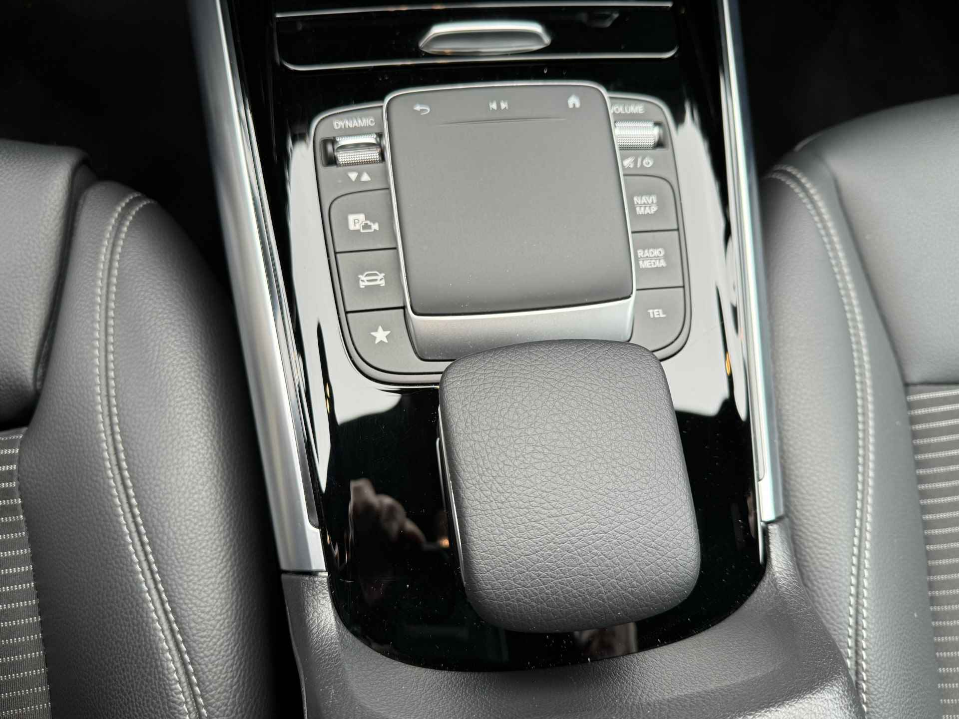Mercedes-Benz GLA 200 Business Line camera, trekhaak, LED, Alarm, etc - 13/26
