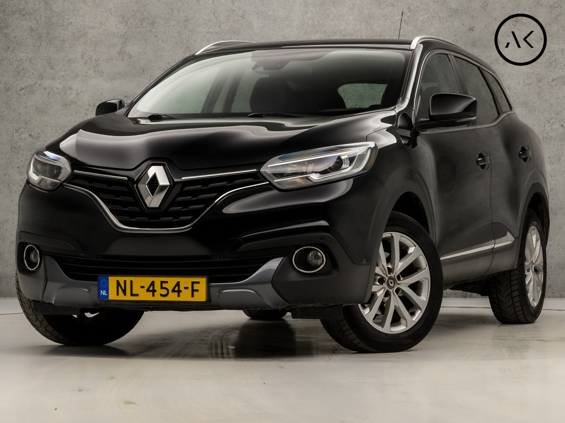 Renault Kadjar 1.2 TCe Intens (NAVIGATIE, CLIMATE, DIGITAL COCKPIT, LEDER, GETINT GLAS, SPORTSTOELEN, TREKHAAK, PARKEERSENSOREN, KEYLESS, NIEUWE APK, NIEUWSTAAT)