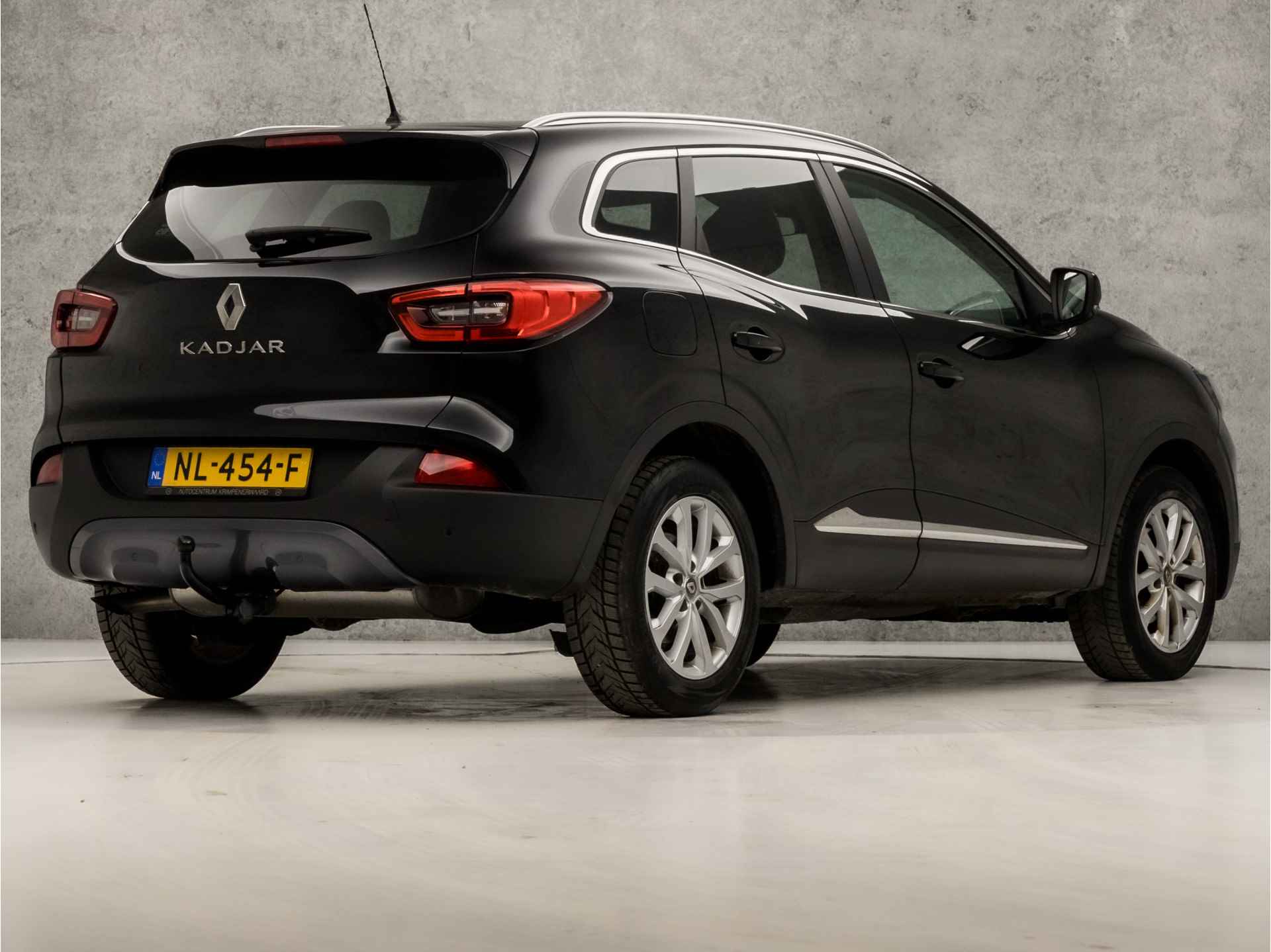 Renault Kadjar 1.2 TCe Intens (NAVIGATIE, CLIMATE, DIGITAL COCKPIT, LEDER, GETINT GLAS, SPORTSTOELEN, TREKHAAK, PARKEERSENSOREN, KEYLESS, NIEUWE APK, NIEUWSTAAT) - 5/35