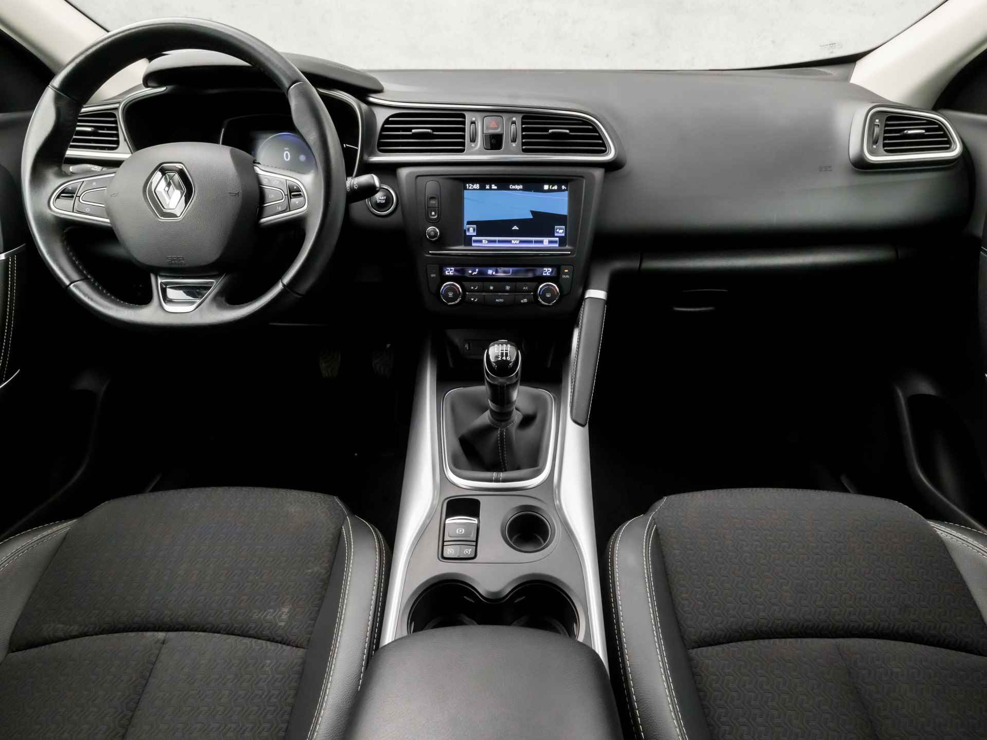 Renault Kadjar 1.2 TCe Intens (NAVIGATIE, CLIMATE, DIGITAL COCKPIT, LEDER, GETINT GLAS, SPORTSTOELEN, TREKHAAK, PARKEERSENSOREN, KEYLESS, NIEUWE APK, NIEUWSTAAT) - 6/35