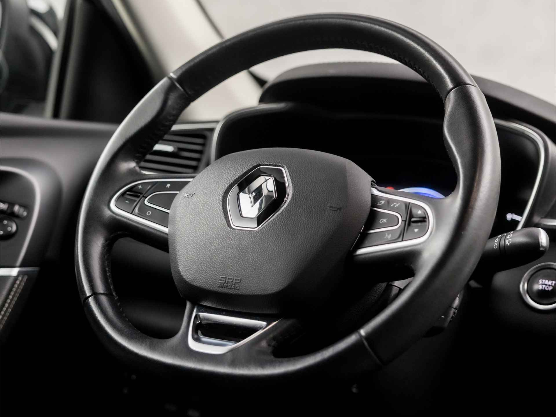 Renault Kadjar 1.2 TCe Intens (NAVIGATIE, CLIMATE, DIGITAL COCKPIT, LEDER, GETINT GLAS, SPORTSTOELEN, TREKHAAK, PARKEERSENSOREN, KEYLESS, NIEUWE APK, NIEUWSTAAT) - 17/35