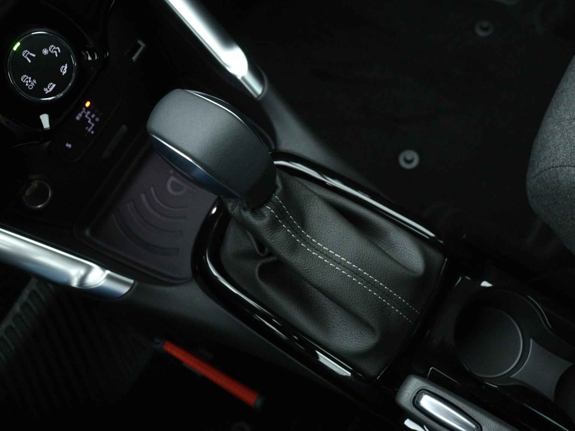 Citroen C3 Aircross Shine Pack 130pk Automaat | Navigatie | Head Up Display | Voorstoelen Verwarmd | Licht Metalen Velgen 17"| Stof/Kunstlederen Bekleding - 27/37
