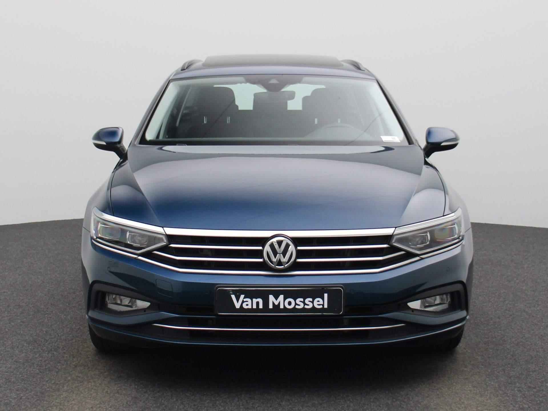 Volkswagen Passat Variant 1.5 TSI Comfortline Business | Navigatie | Climate-Control | Open\Schuifdak | Elektrische Achterklep | Camera | Apple-Carplay |  Cruise-Control | - 3/41