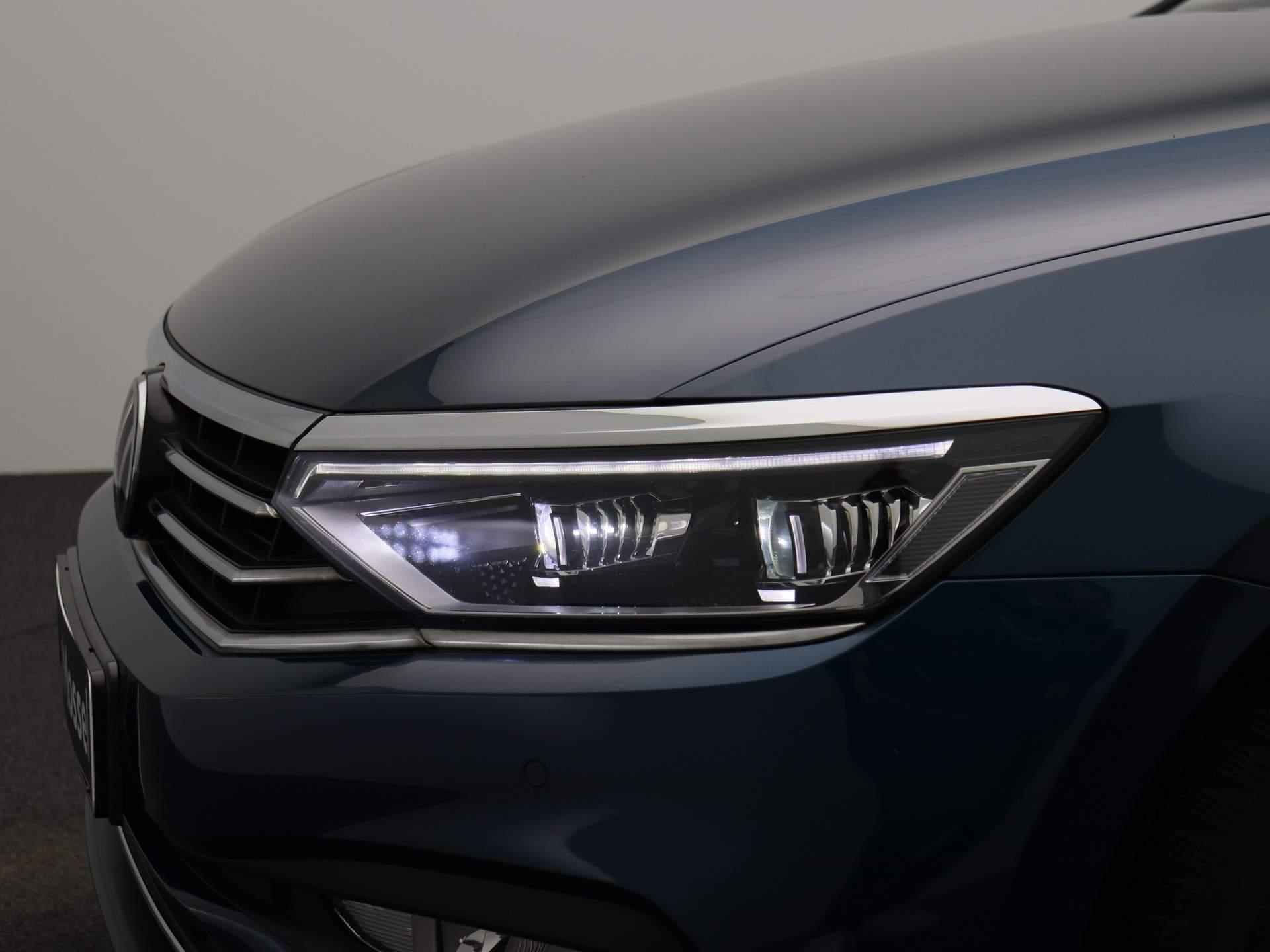 Volkswagen Passat Variant 1.5 TSI Comfortline Business | Navigatie | Climate-Control | Open\Schuifdak | Elektrische Achterklep | Camera | Apple-Carplay |  Cruise-Control | - 16/41