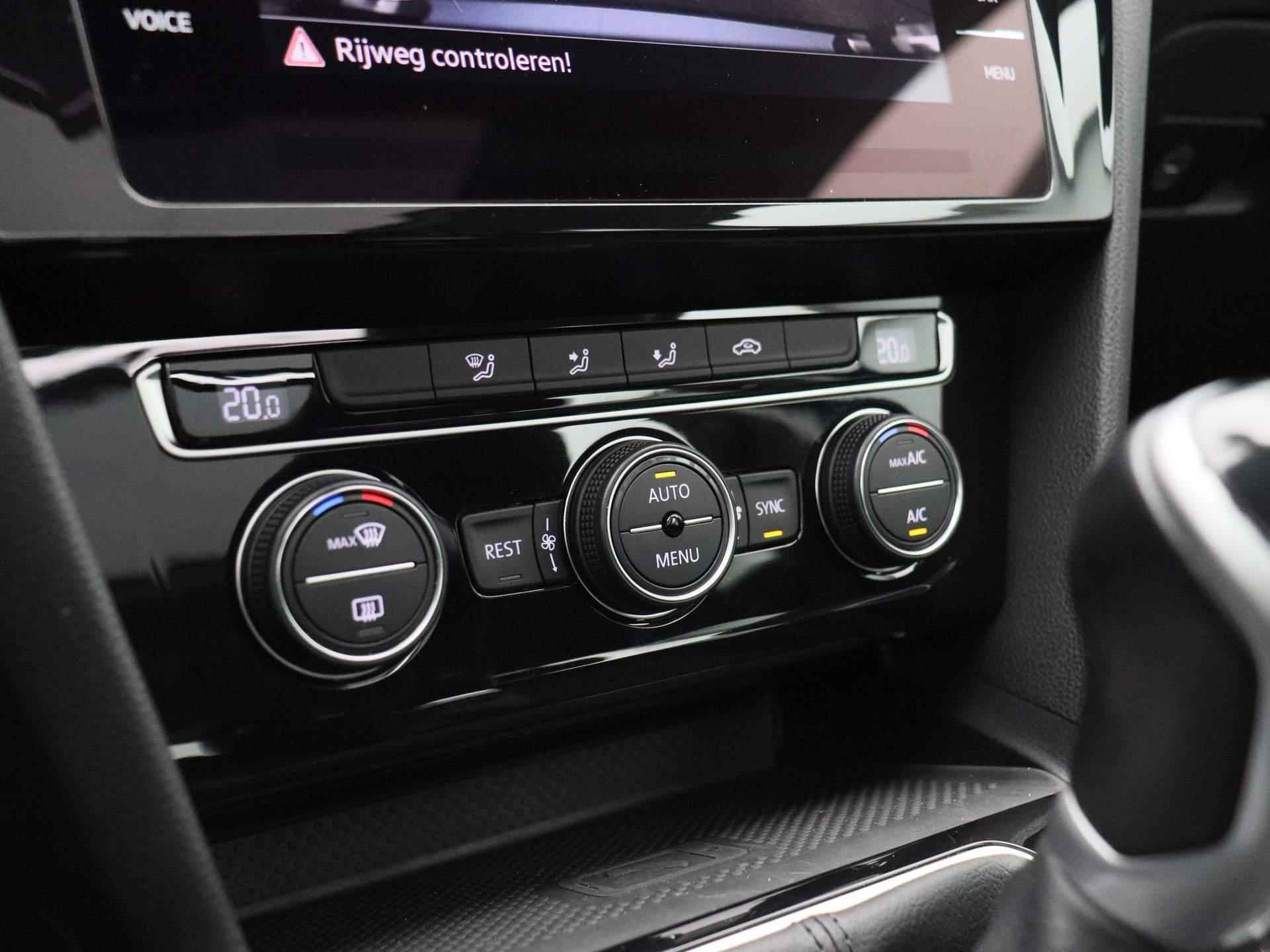 Volkswagen Passat Variant 1.5 TSI Comfortline Business | Navigatie | Climate-Control | Open\Schuifdak | Elektrische Achterklep | Camera | Apple-Carplay |  Cruise-Control | - 20/41