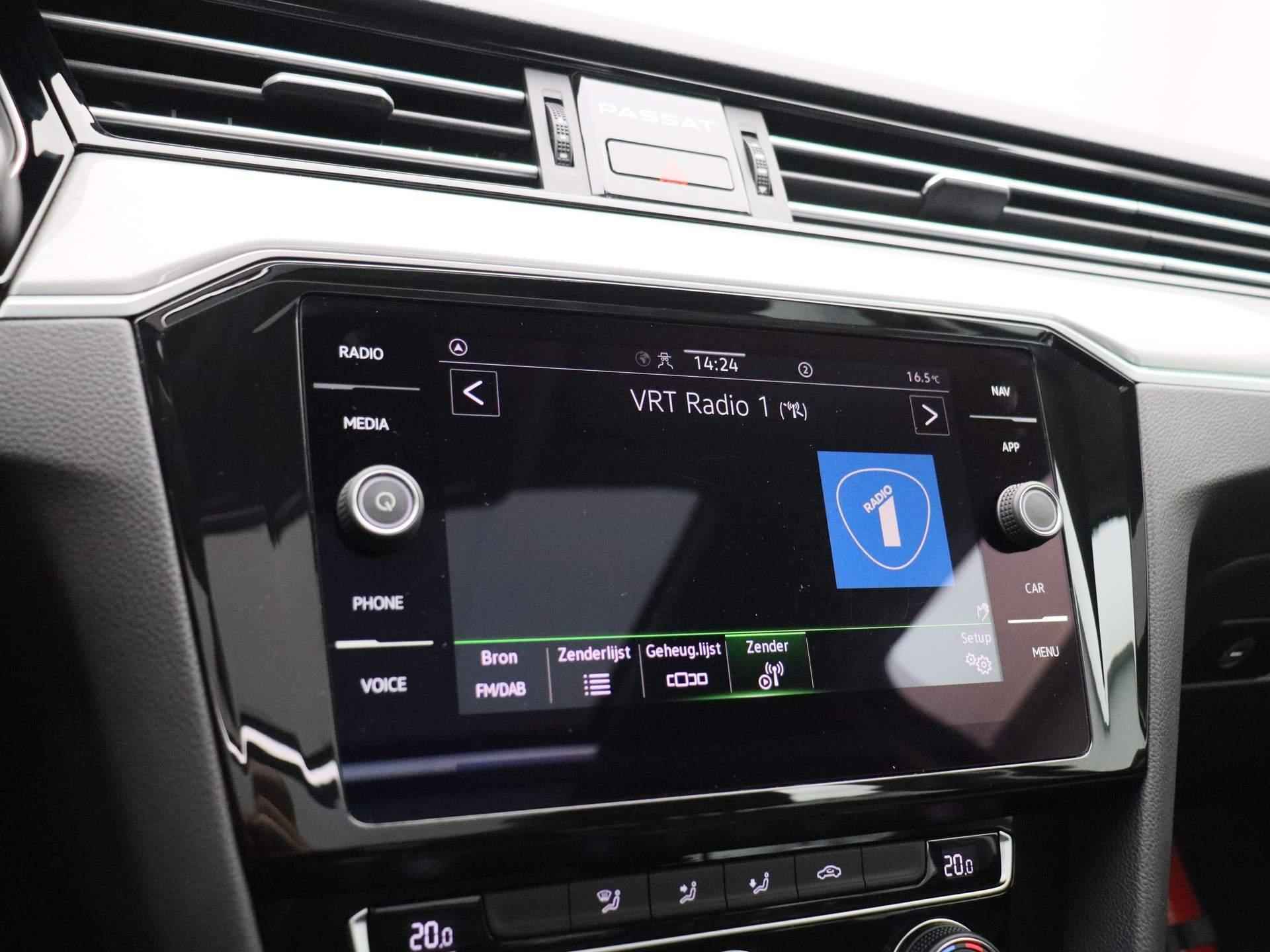 Volkswagen Passat Variant 1.5 TSI Comfortline Business | Navigatie | Climate-Control | Open\Schuifdak | Elektrische Achterklep | Camera | Apple-Carplay |  Cruise-Control | - 29/41