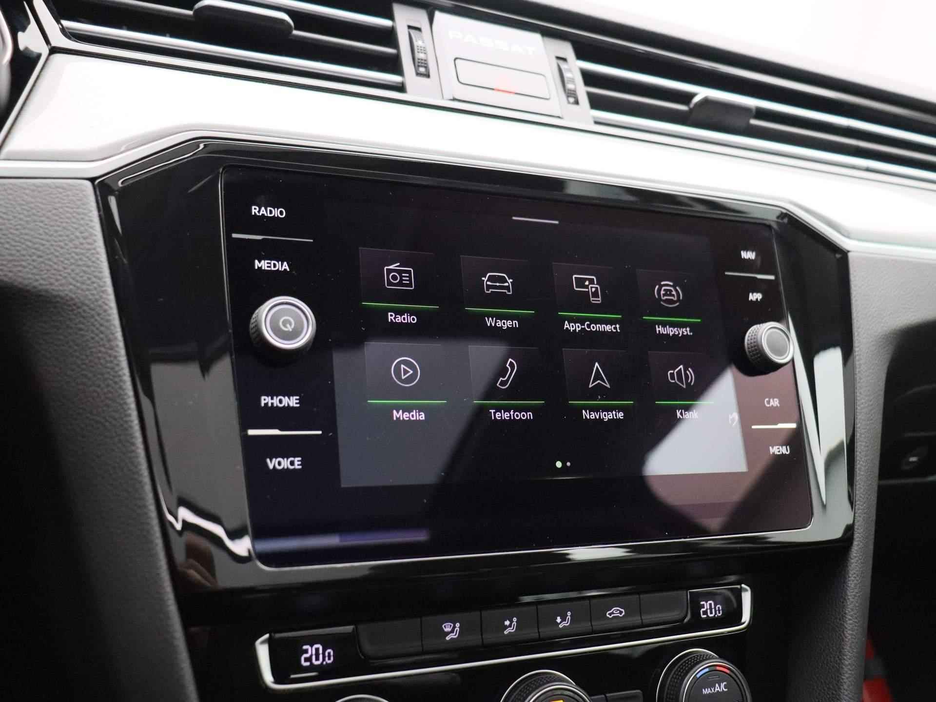 Volkswagen Passat Variant 1.5 TSI Comfortline Business | Navigatie | Climate-Control | Open\Schuifdak | Elektrische Achterklep | Camera | Apple-Carplay |  Cruise-Control | - 30/41