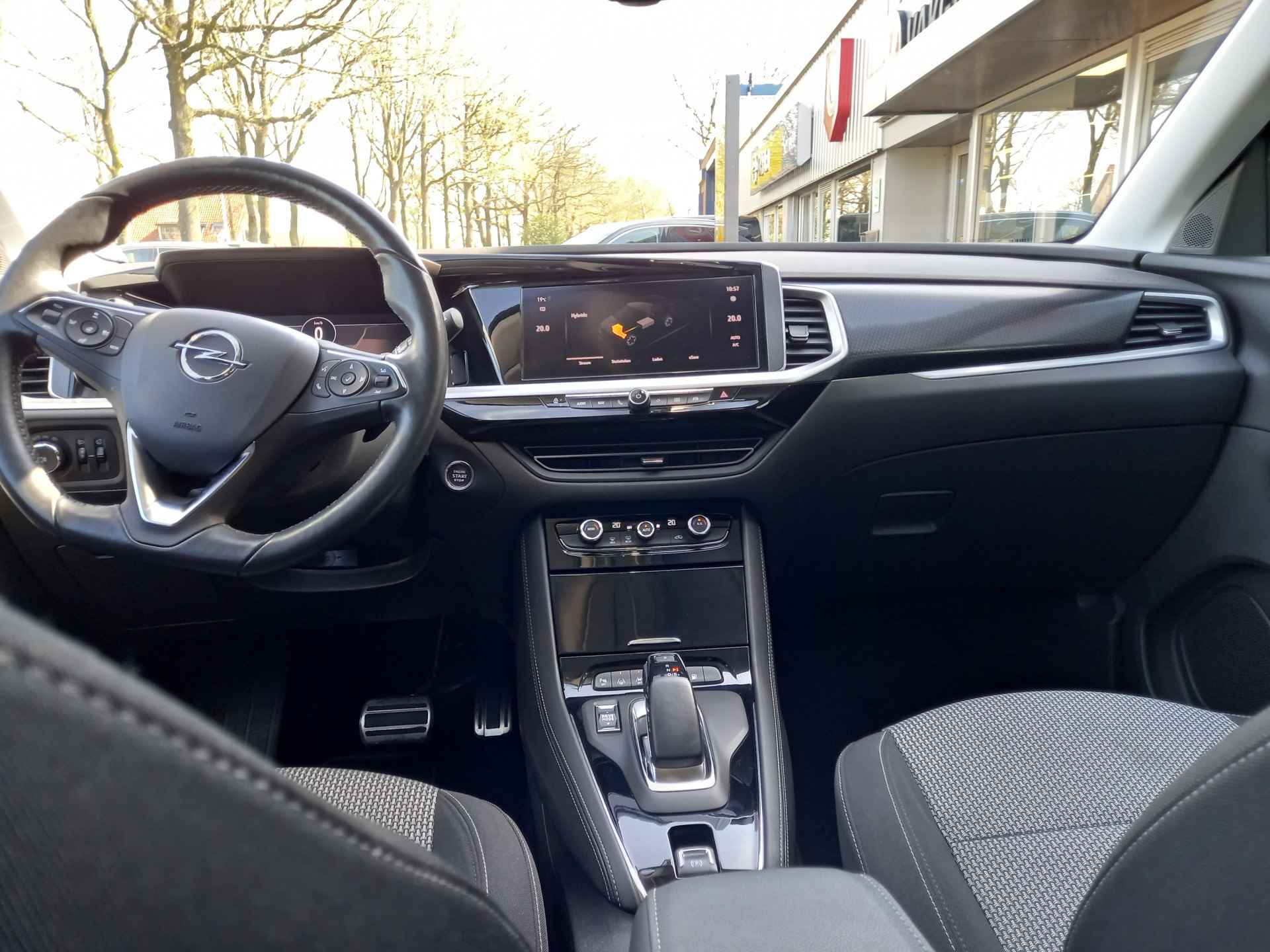 Opel Grandland 1.6 Turbo Hybrid GS Line Achteruitrijcamera, Hybride uitvoering 225 pk. Lichtmetalen velgen , dodehoekherkenning Prijs RIJKLAAR - 11/21