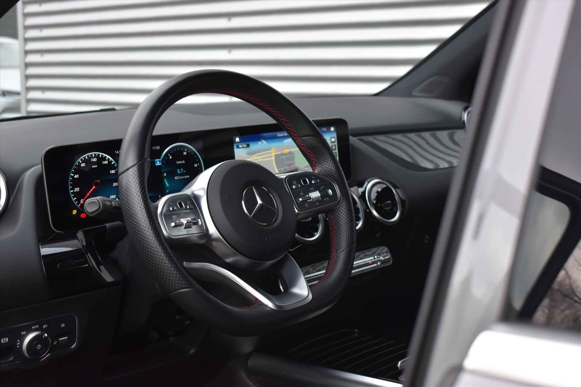 Mercedes B-Klasse B180 Business Solution AMG | Incl. garantie | Camera | Widescreen | Carplay | Elek. achterklep | Puntgaaf | Incl. BOVAG garantie, beurt, APK etc.. - 28/38