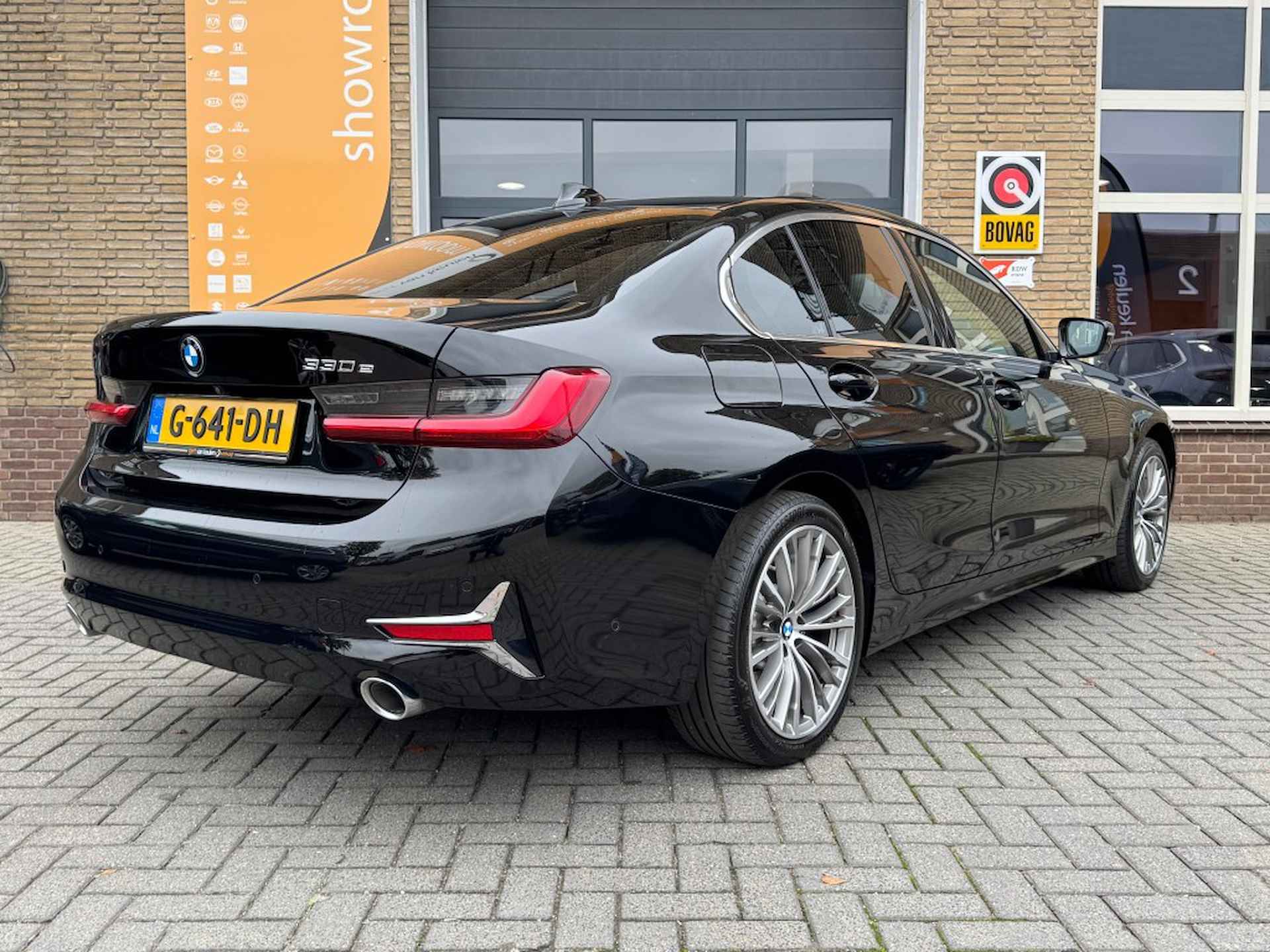 BMW 3-serie 330e HIGH EXECUTIVE LUXURY LEER/SCHUIFDAK/LED/NL-AUTO/1E EIG./VO - 15/51