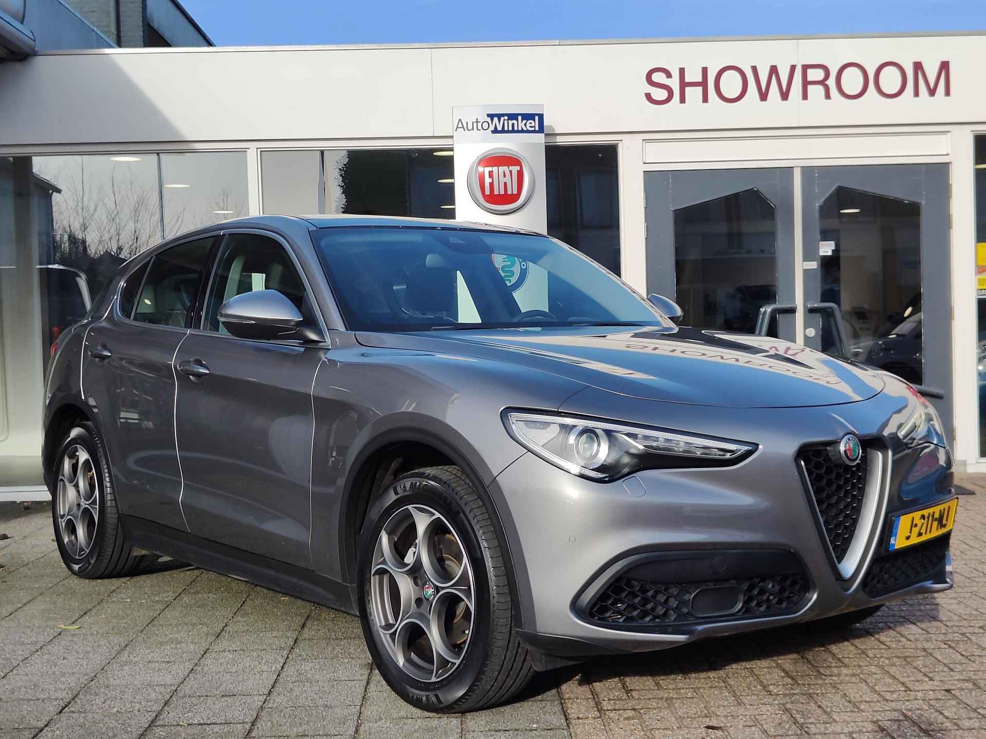 Alfa Romeo Stelvio 2.0 Turbo Aut. AWD 200pk Super | Schuif/Kantel dak | Trekhaak | Leder | Navi | Elek. Stoelen - 2/23