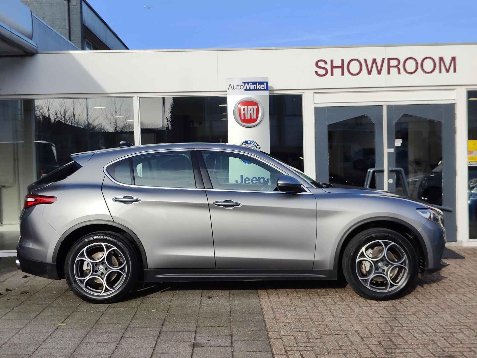 Alfa Romeo Stelvio 2.0 Turbo Aut. AWD 200pk Super | Schuif/Kantel dak | Trekhaak | Leder | Navi | Elek. Stoelen - 4/23