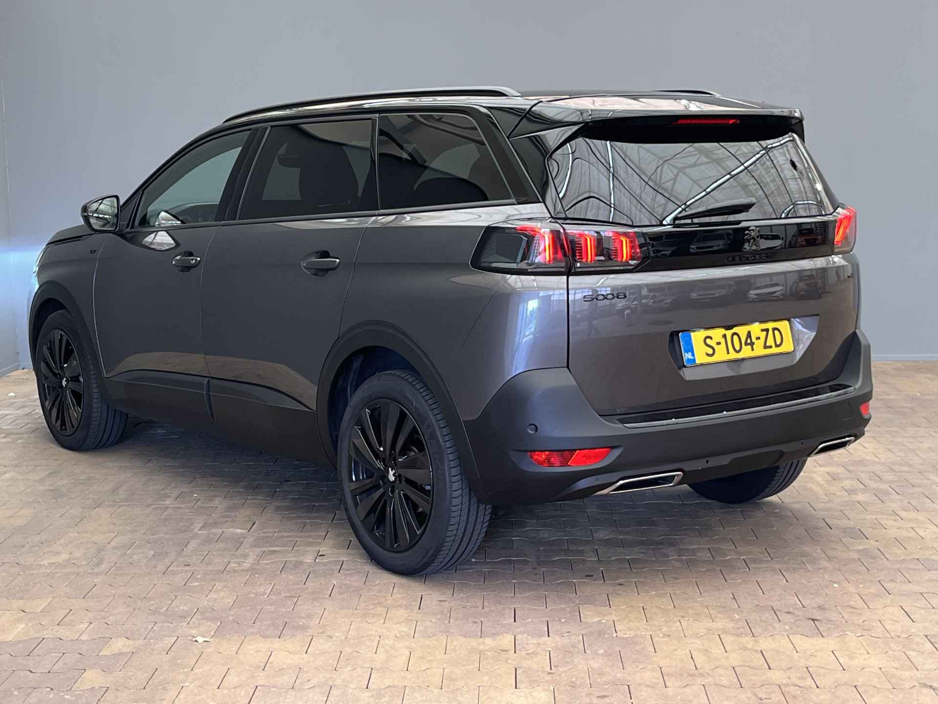 Peugeot 5008 1.2 130PK GT Automaat | Camera | Adaptieve Cruise | Navigatie | Elek. Achterklep | Black Pack | Parkeersensoren Rondom | Apple/A 19" Lichtmetaal | Virtueel Dashboard | Stoelverwarming - 11/36