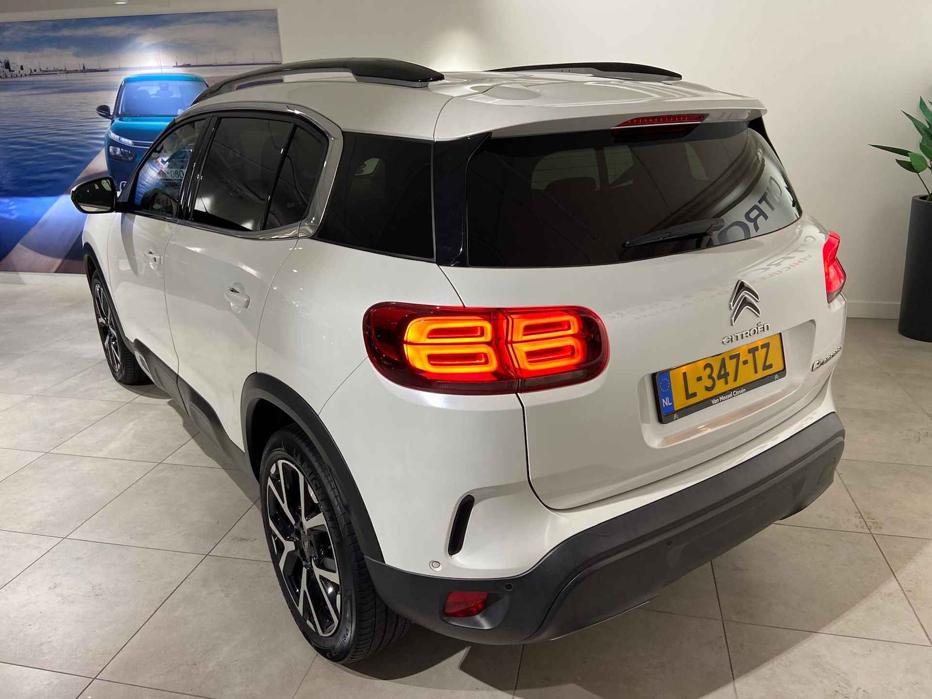 Citroen C5 Aircross 1.2 PureTech Shine NAVI | STOELVERWARMING | PARKEERCAMERA RONDOM - 2/33