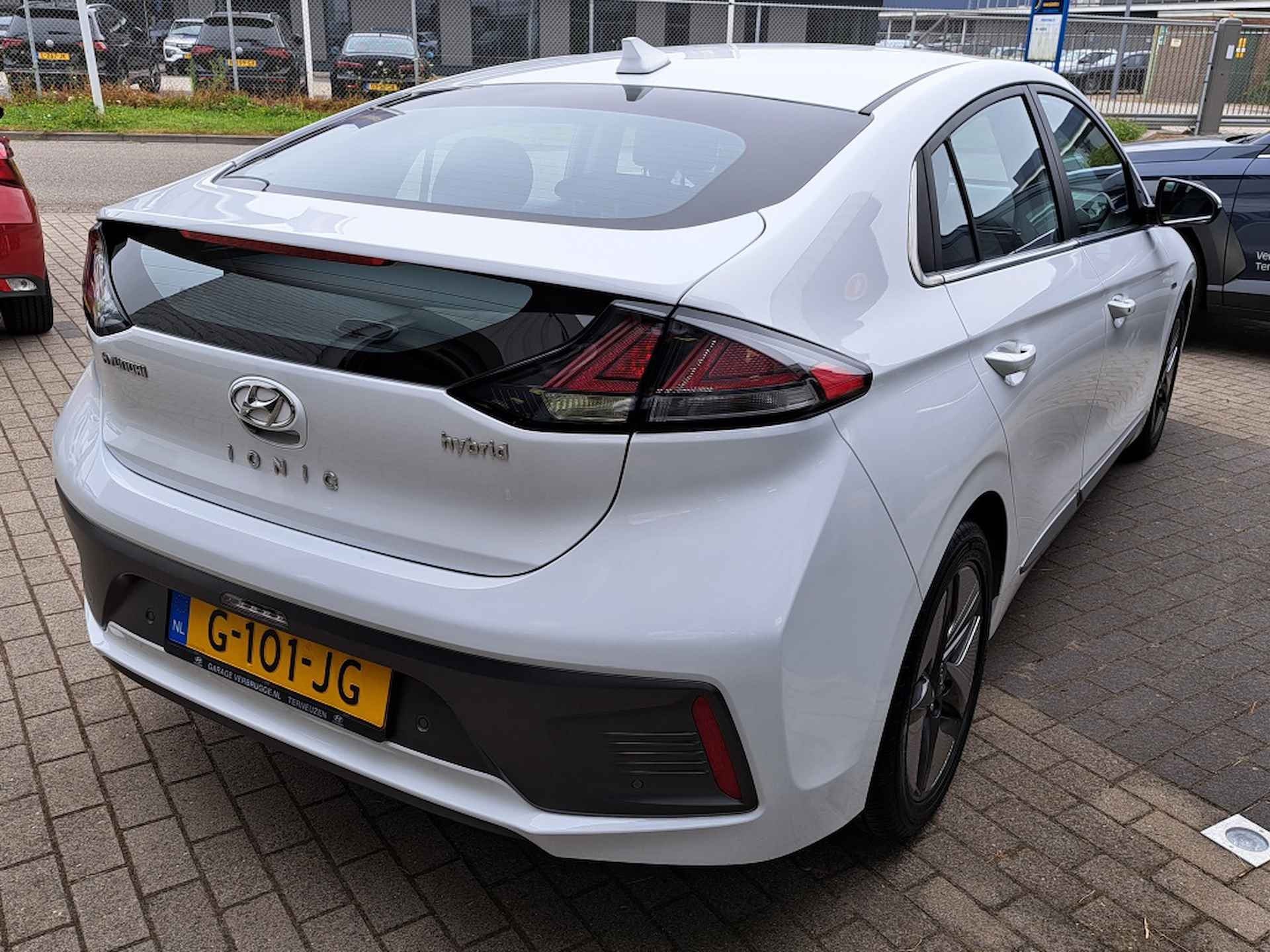 Hyundai IONIQ 1.6 GDi Comfort Plus | Navigatie | Achteruitrijcamera | Cruise c - 5/28