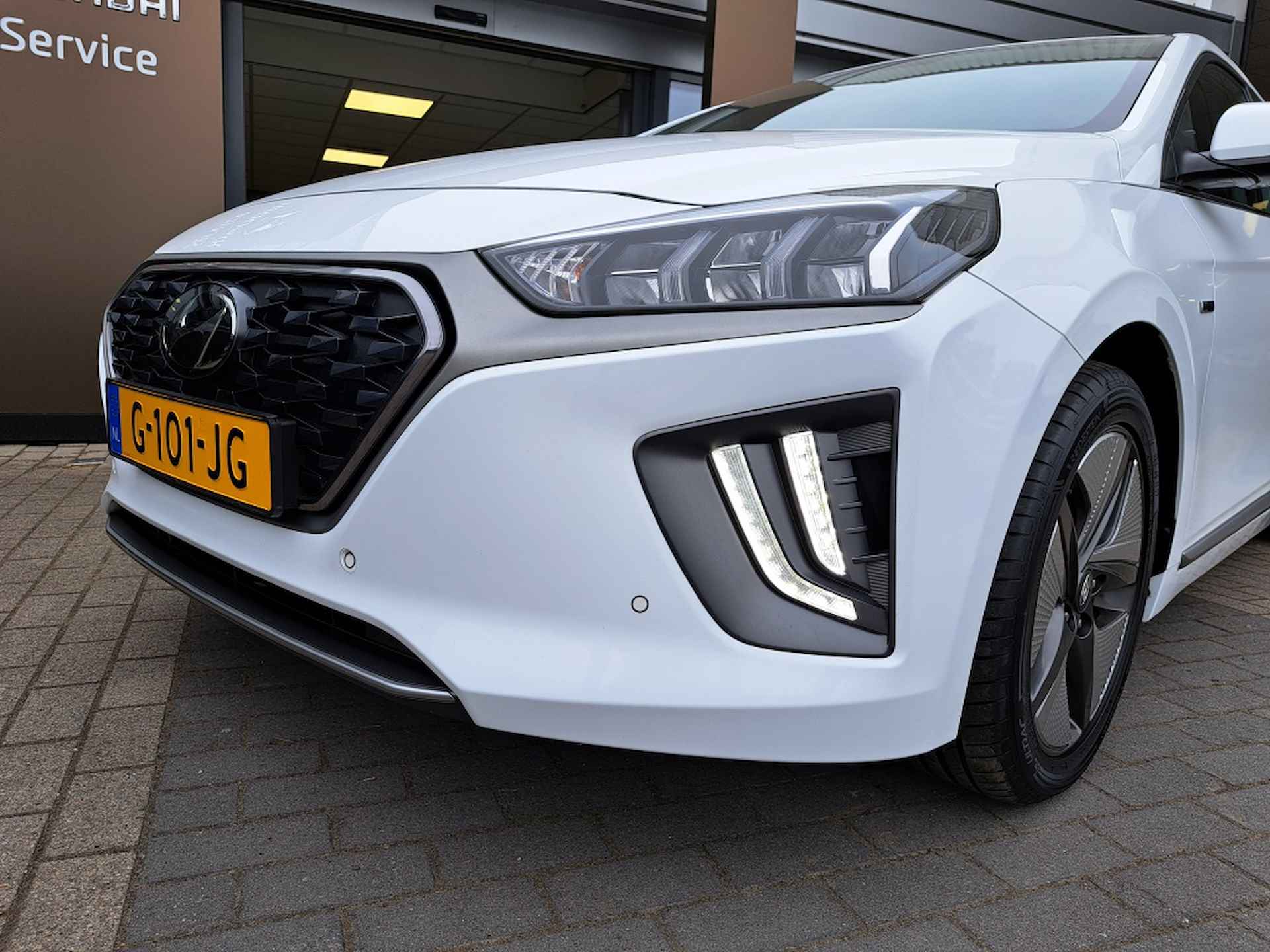 Hyundai IONIQ 1.6 GDi Comfort Plus | Navigatie | Achteruitrijcamera | Cruise c - 7/28