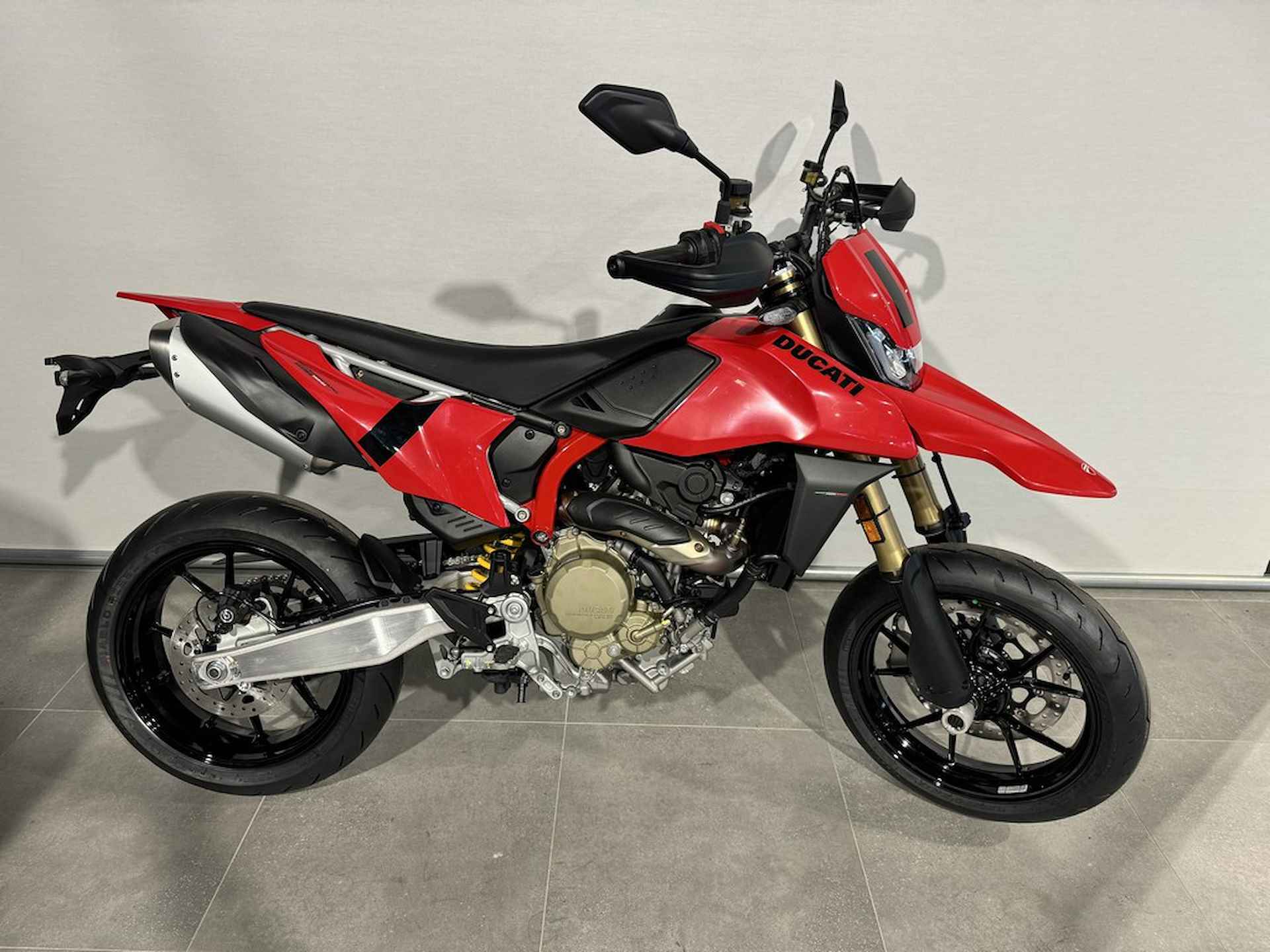 Ducati HYPERMOTARD 698