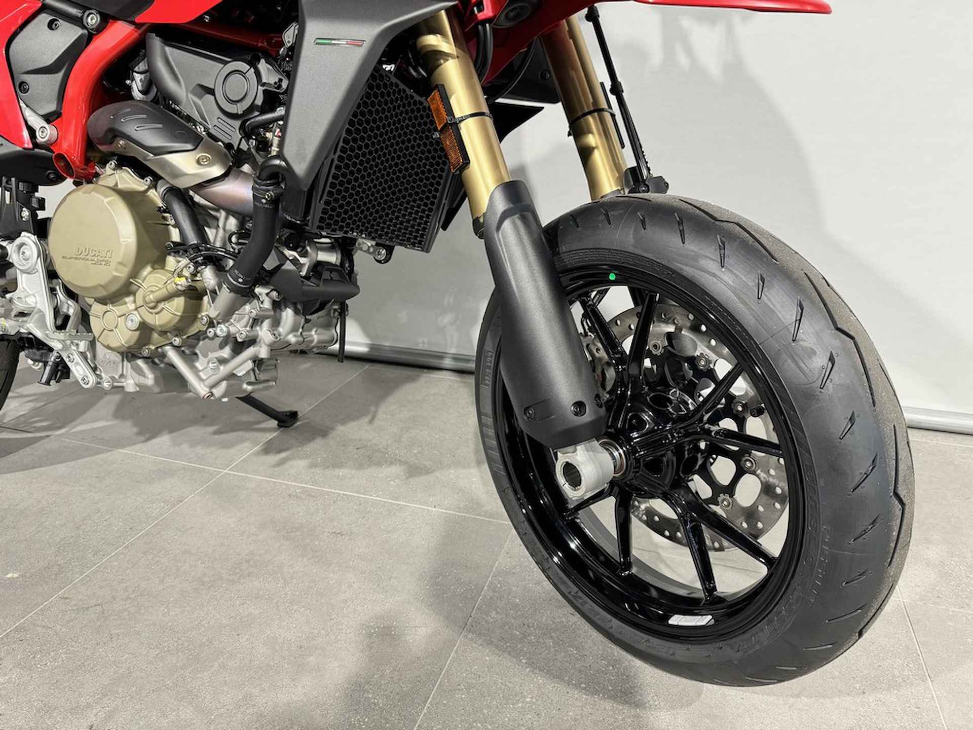 Ducati HYPERMOTARD 698 - 3/8