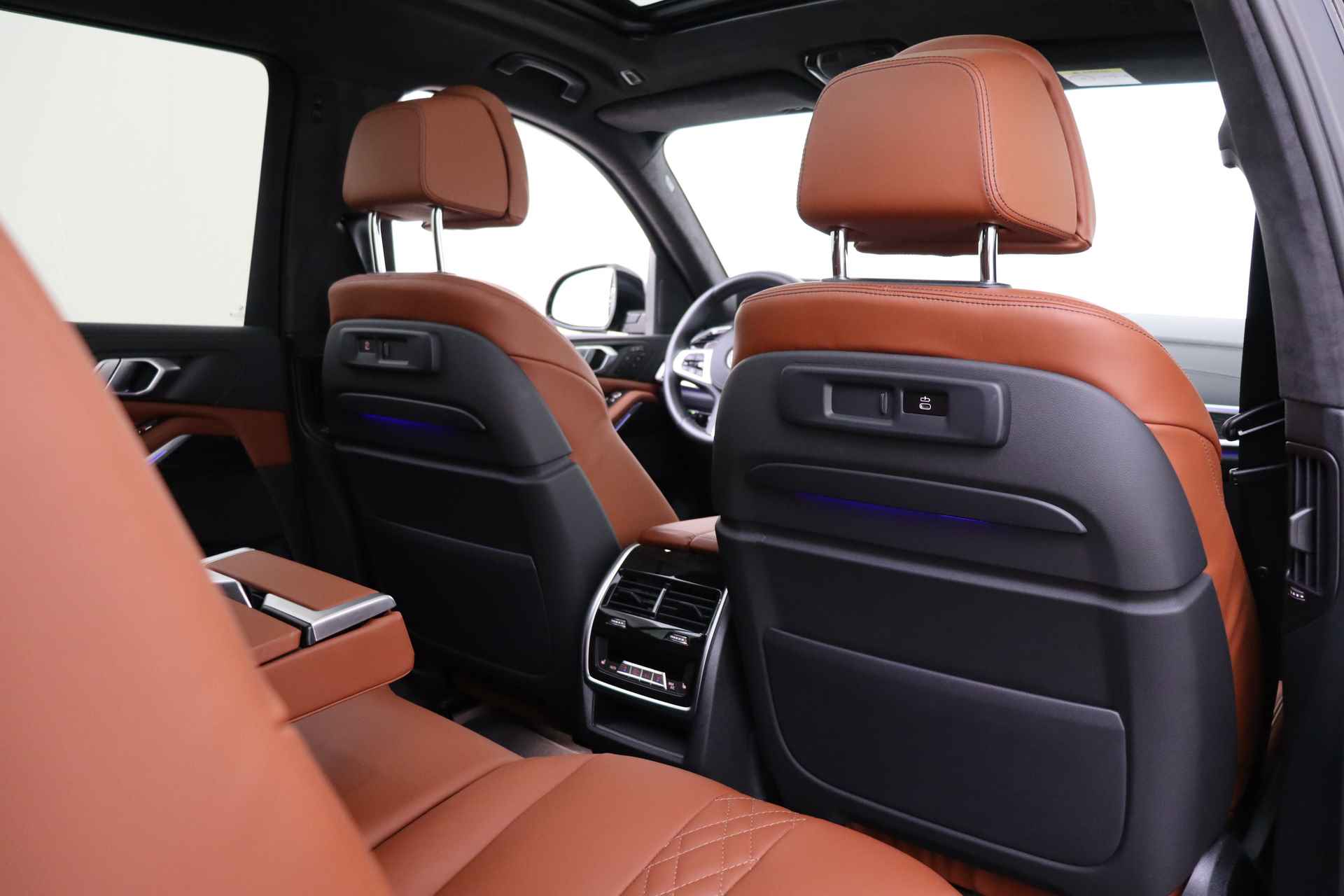 BMW X7 xDrive40i High Executive M Sport Automaat / Panoramadak Sky Lounge / Trekhaak / Laserlight / Massagefunctie / Parking Assistant Plus / Driving Assistant Professional / Stoelventilatie / Soft Close - 23/95