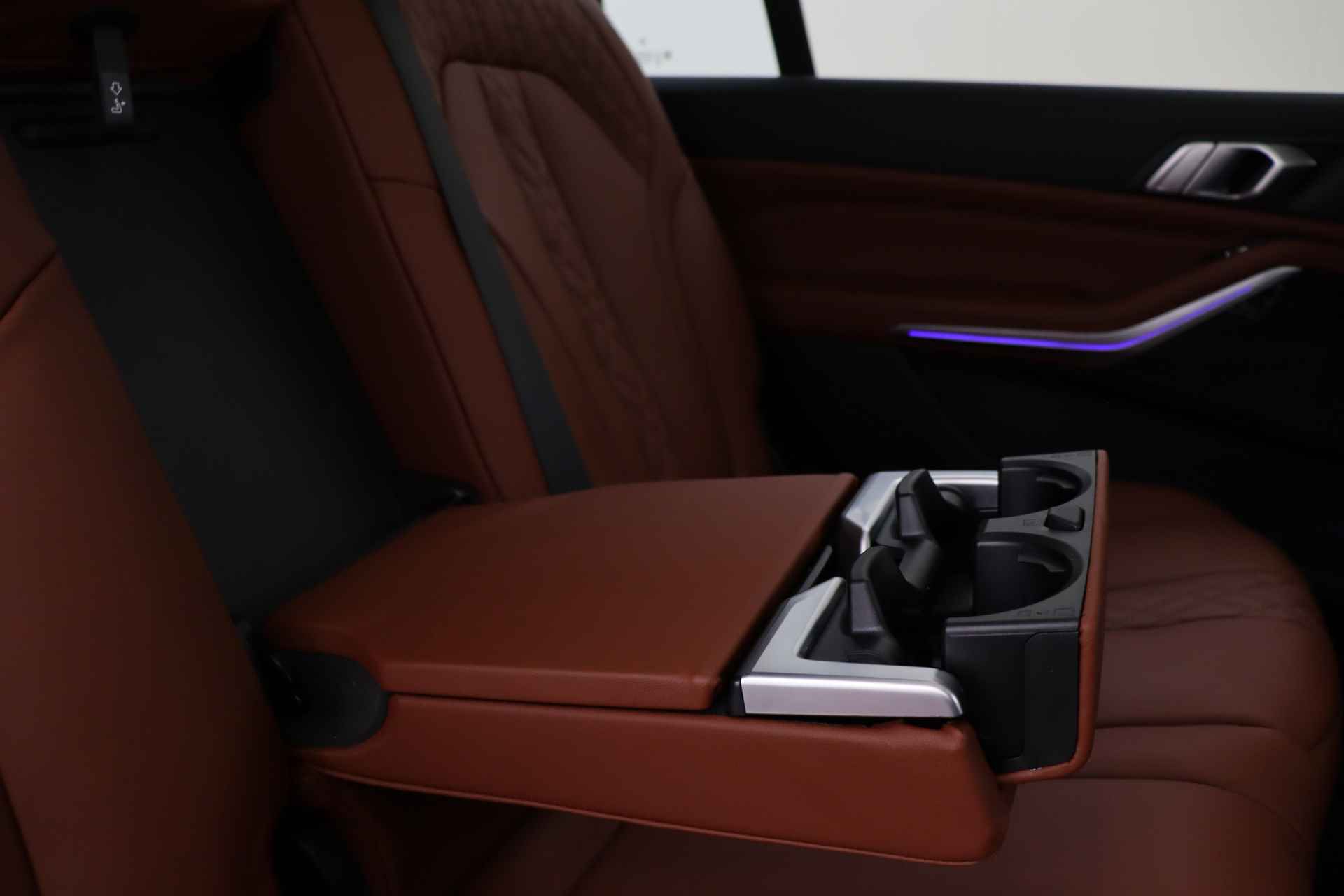 BMW X7 xDrive40i High Executive M Sport Automaat / Panoramadak Sky Lounge / Trekhaak / Laserlight / Massagefunctie / Parking Assistant Plus / Driving Assistant Professional / Stoelventilatie / Soft Close - 25/95
