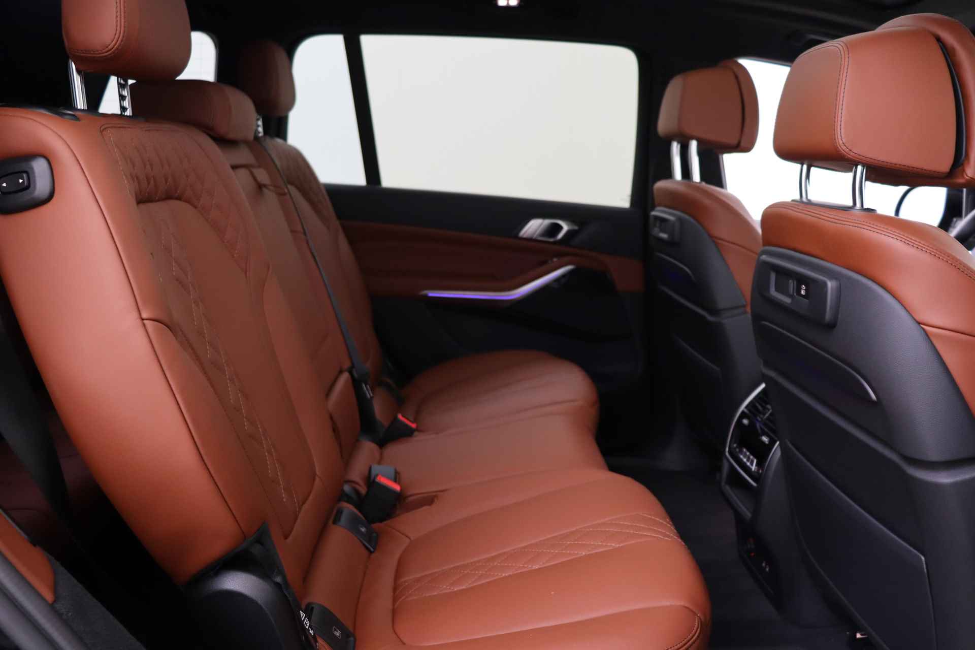 BMW X7 xDrive40i High Executive M Sport Automaat / Panoramadak Sky Lounge / Trekhaak / Laserlight / Massagefunctie / Parking Assistant Plus / Driving Assistant Professional / Stoelventilatie / Soft Close - 26/95