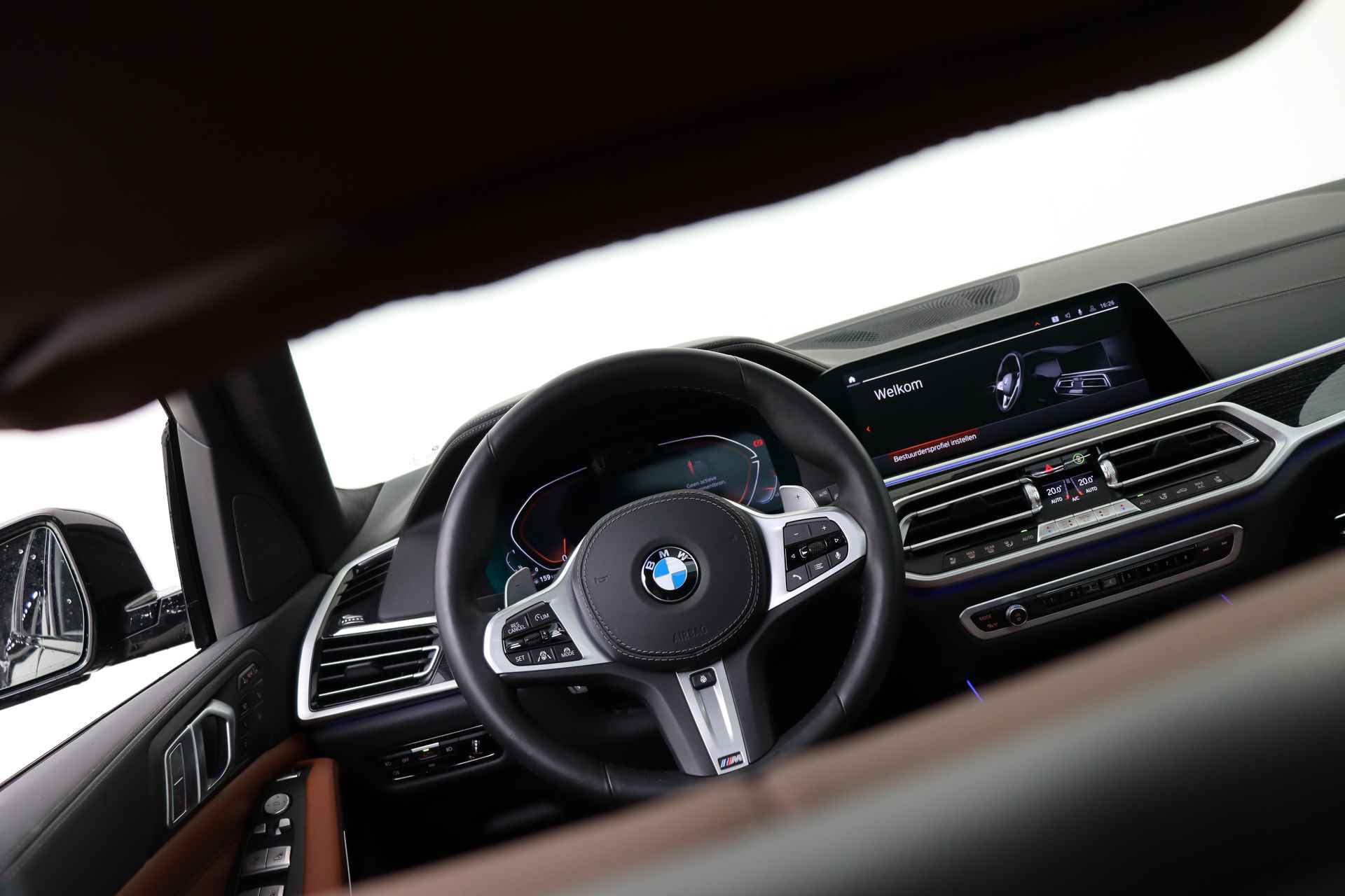 BMW X7 xDrive40i High Executive M Sport Automaat / Panoramadak Sky Lounge / Trekhaak / Laserlight / Massagefunctie / Parking Assistant Plus / Driving Assistant Professional / Stoelventilatie / Soft Close - 32/95