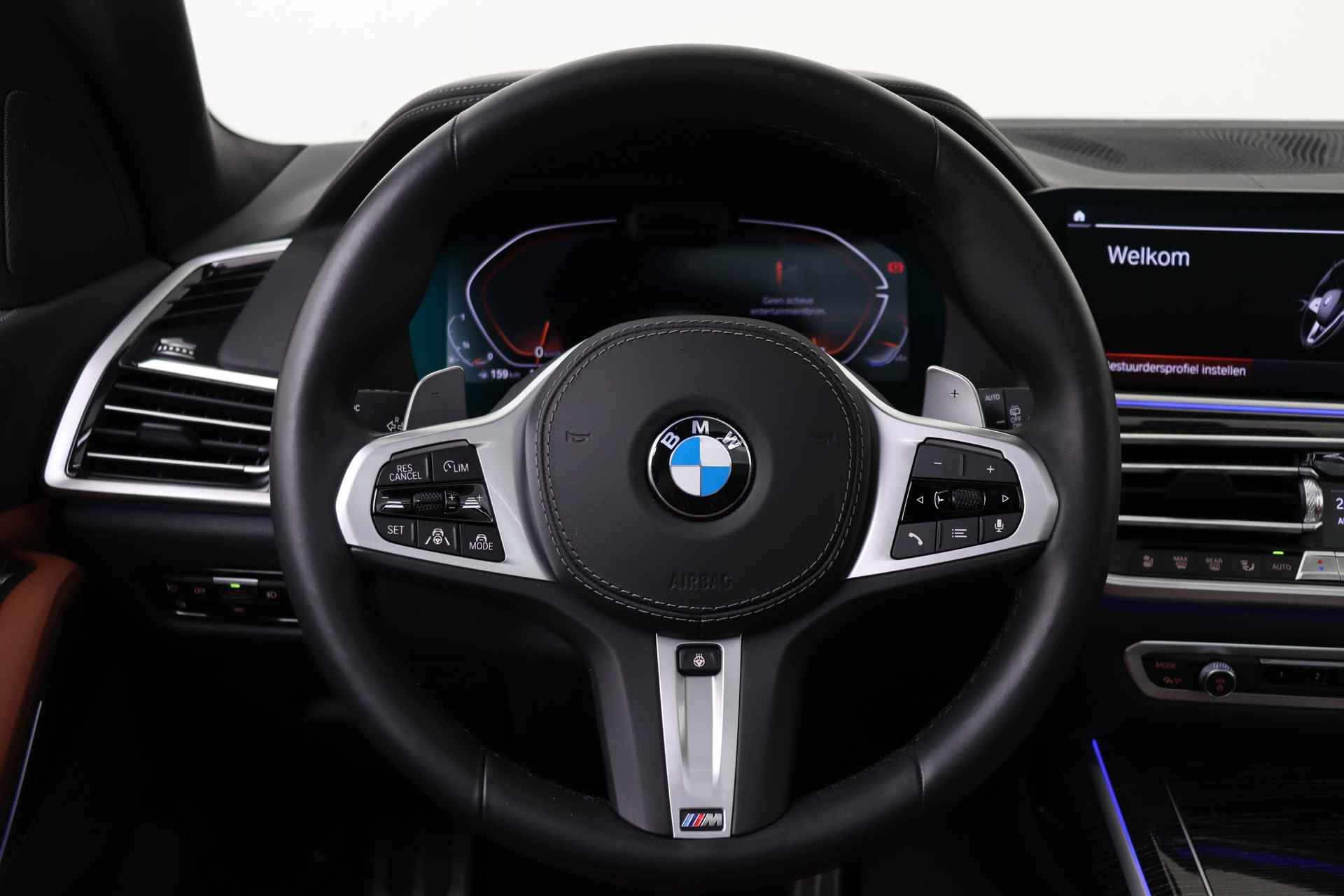 BMW X7 xDrive40i High Executive M Sport Automaat / Panoramadak Sky Lounge / Trekhaak / Laserlight / Massagefunctie / Parking Assistant Plus / Driving Assistant Professional / Stoelventilatie / Soft Close - 34/95