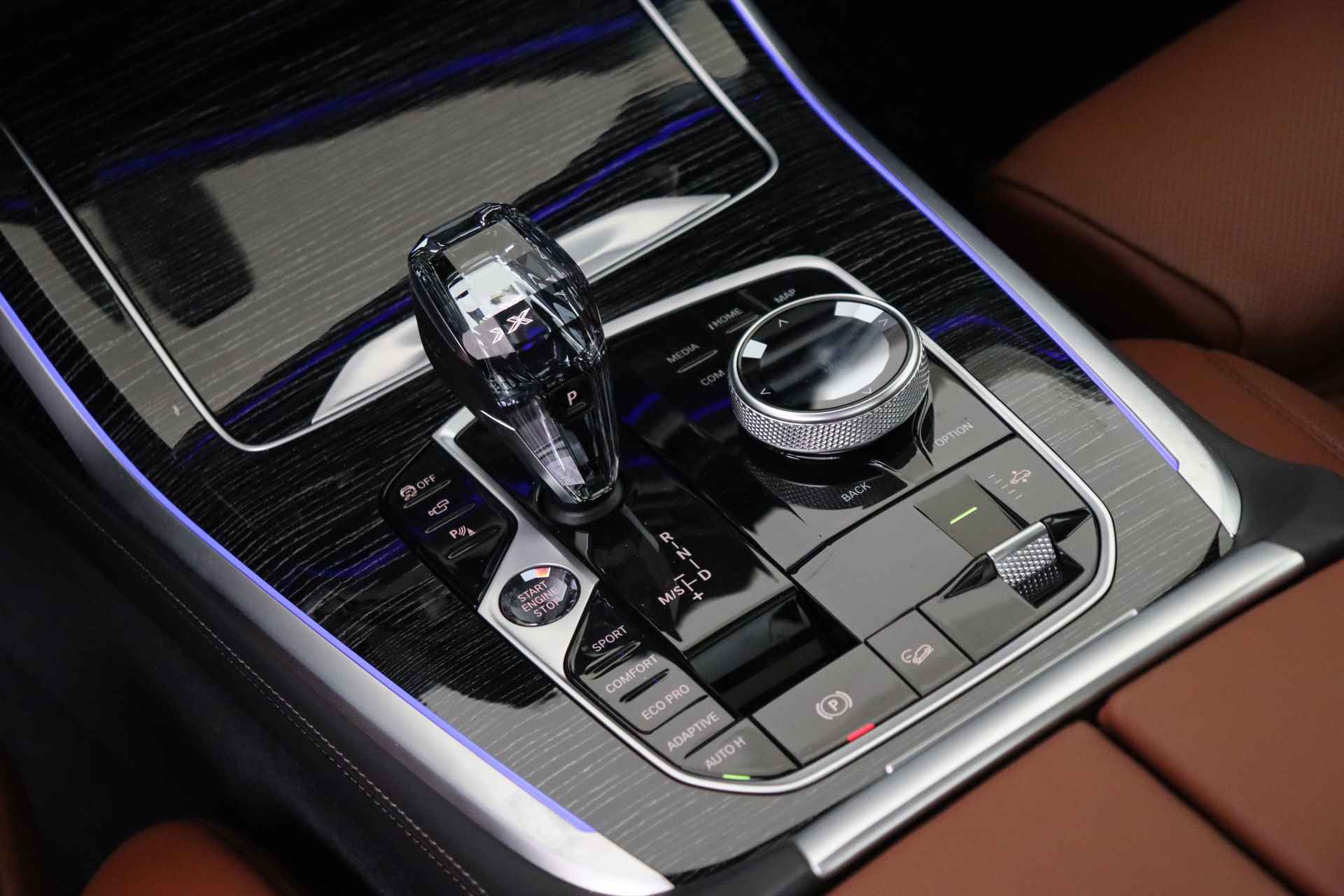 BMW X7 xDrive40i High Executive M Sport Automaat / Panoramadak Sky Lounge / Trekhaak / Laserlight / Massagefunctie / Parking Assistant Plus / Driving Assistant Professional / Stoelventilatie / Soft Close - 35/95
