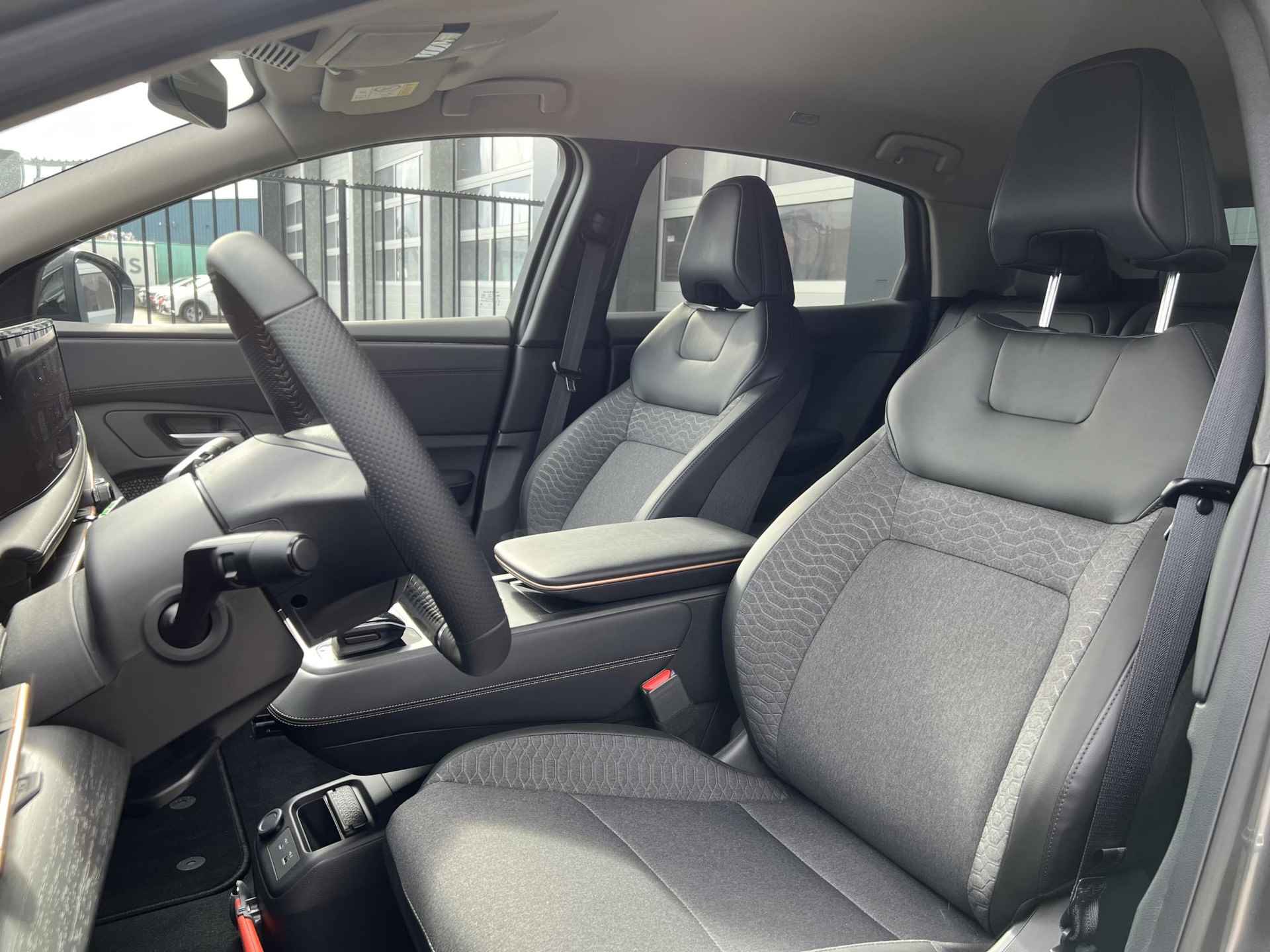 Nissan Ariya 66 kWh Advance |20-inch Velgen|Electrische achterklep|Apple/Android auto|Navigatie|360-Camera| - 8/37