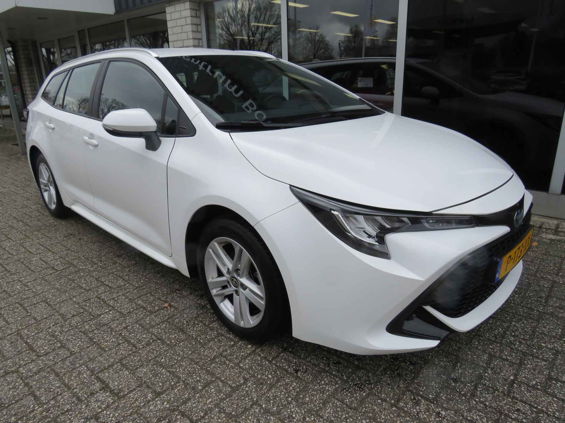 Toyota Corolla Touring Sports 1.8 Automaat Hybrid Active navi/clima/16"LM /cruise/camera - 27/32