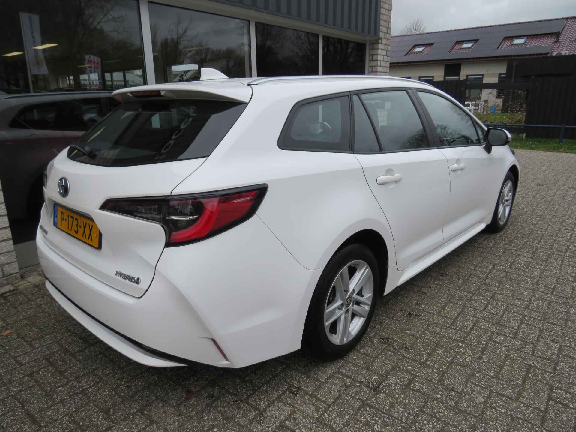 Toyota Corolla Touring Sports 1.8 Automaat Hybrid Active navi/clima/16"LM /cruise/camera - 31/32
