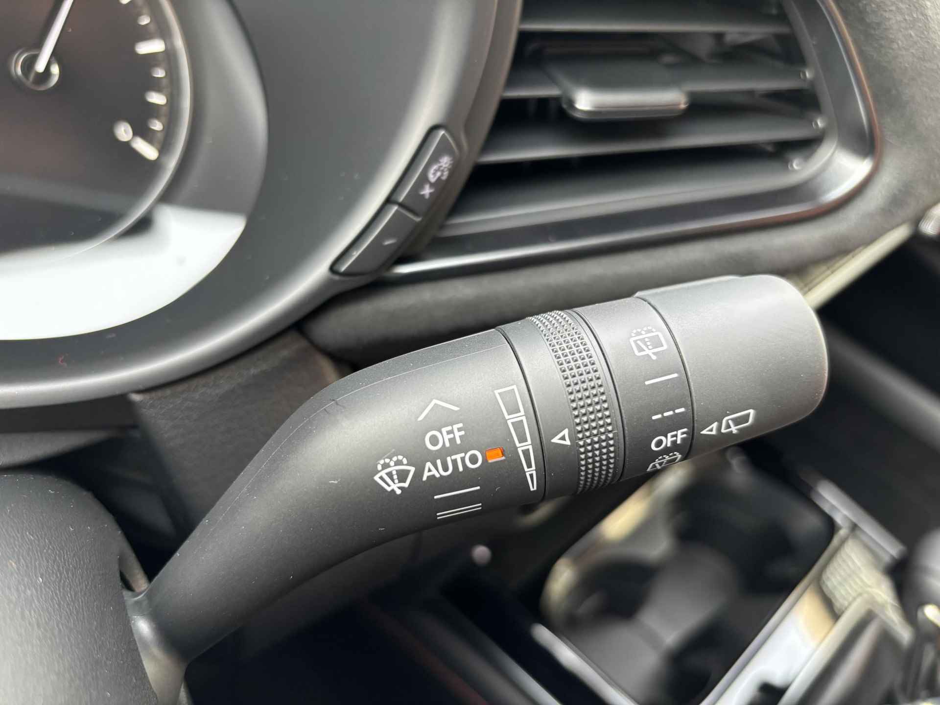Mazda CX-30 2.0 e-SkyActiv-G M Hybrid Nagisa Automaat | BOSE | ALL SEASON BANDEN | DEMOVOORDEEL! | - 16/37