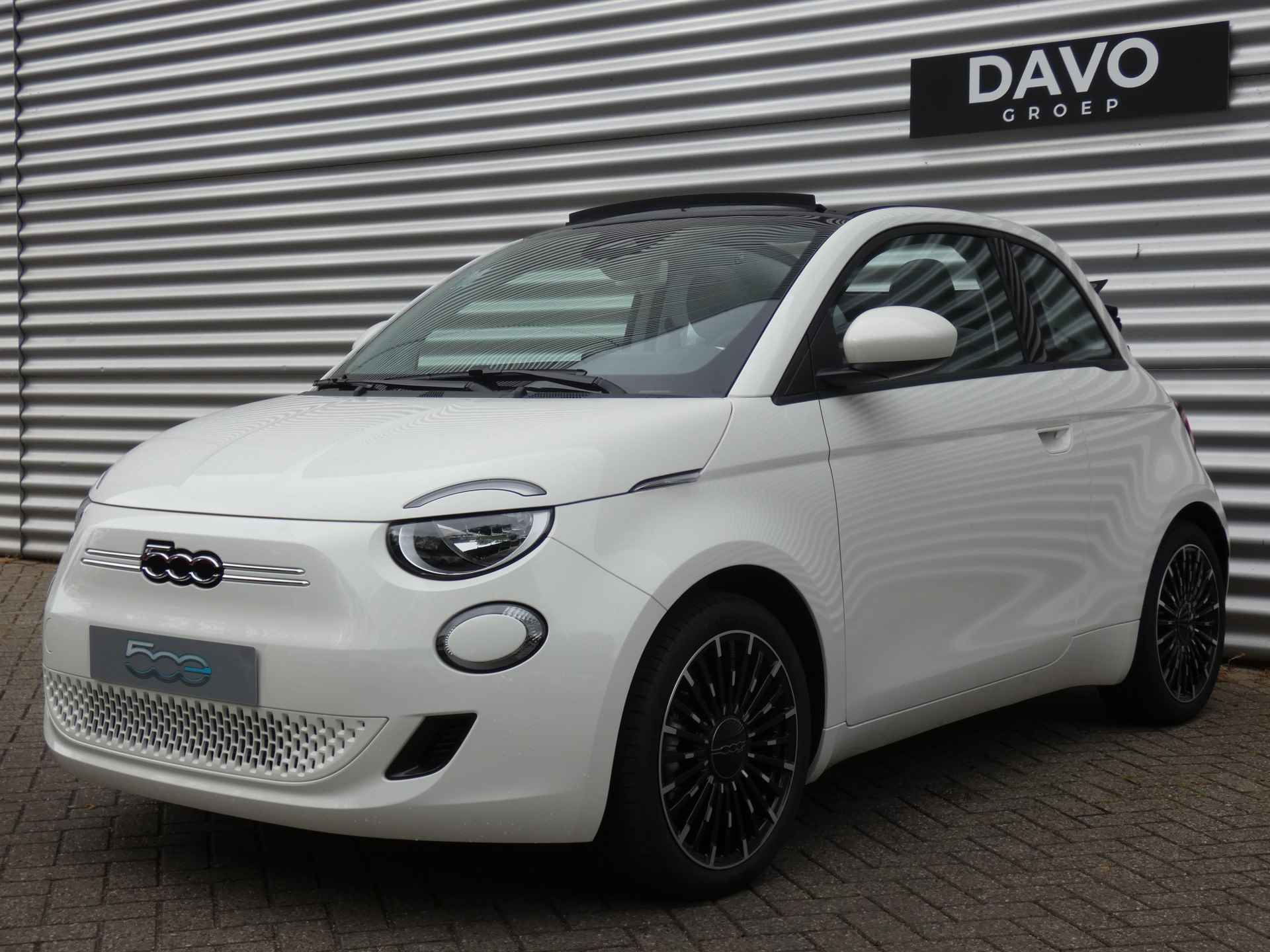 Fiat 500E C Icon 42 kWh ! € 7.872,- VOORDEEL! | PACK CONVENIENCE & PACK COMFORT - 35/41