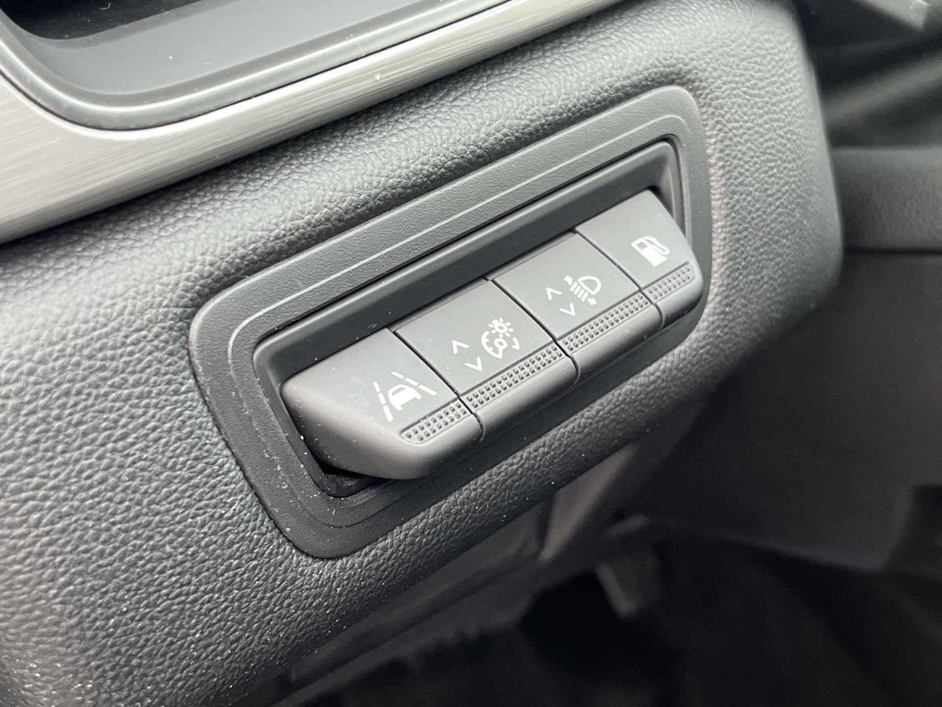 Renault Captur 1.6 E-Tech Plug-in Hybrid 160 Intens / Navigatie / Keyless / Climate control / Apple carplay & Android auto - 35/50