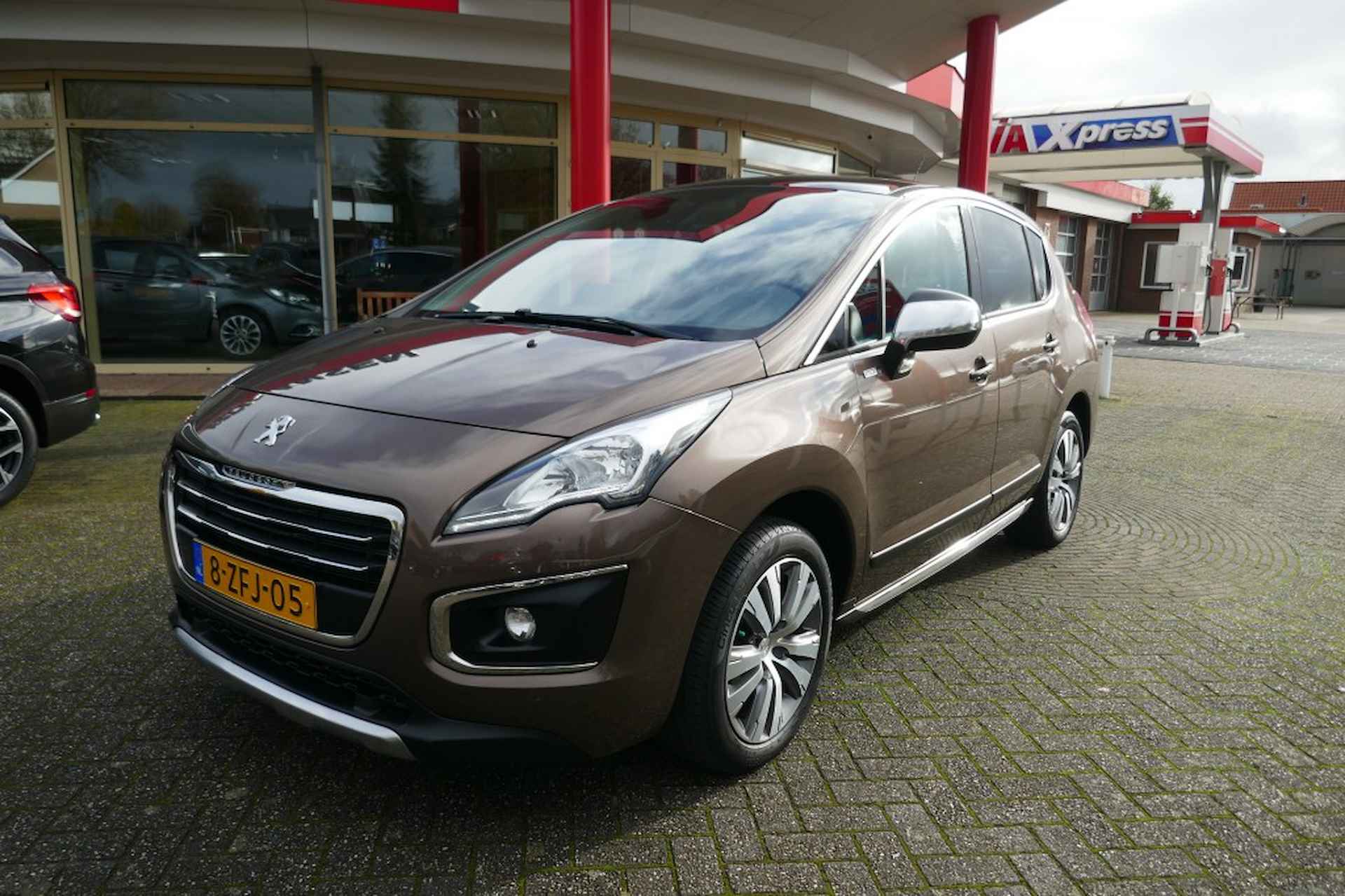 PEUGEOT 3008 1.6 VTI STYLE   PANORAMADAK/NAVI/TREKHAAK/130 PK - 2/36