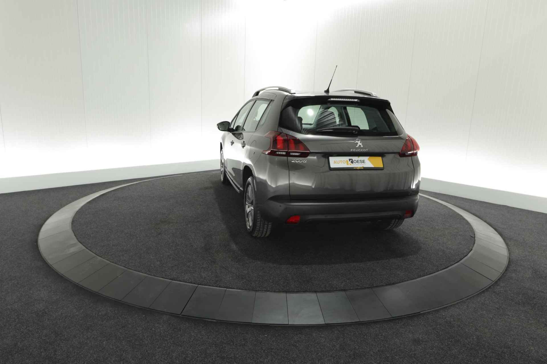 Peugeot 2008 PureTech 82 Signature | Camera | Apple Carplay | Parkeersensoren  | 30.000km - 11/66