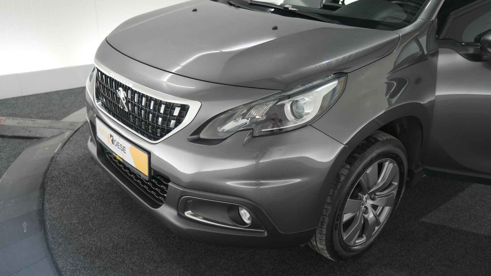 Peugeot 2008 PureTech 82 Signature | Camera | Apple Carplay | Parkeersensoren  | 30.000km - 19/66