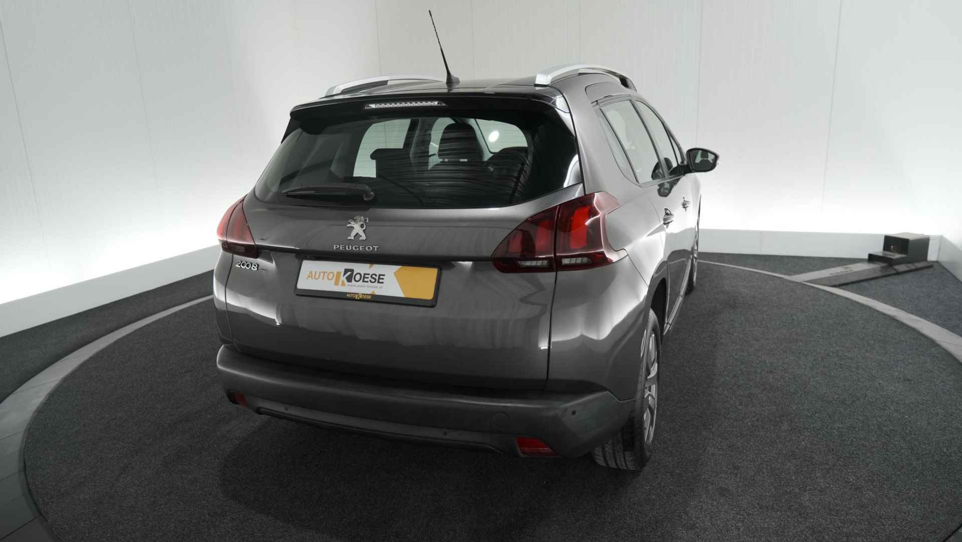 Peugeot 2008 PureTech 82 Signature | Camera | Apple Carplay | Parkeersensoren  | 30.000km - 50/66