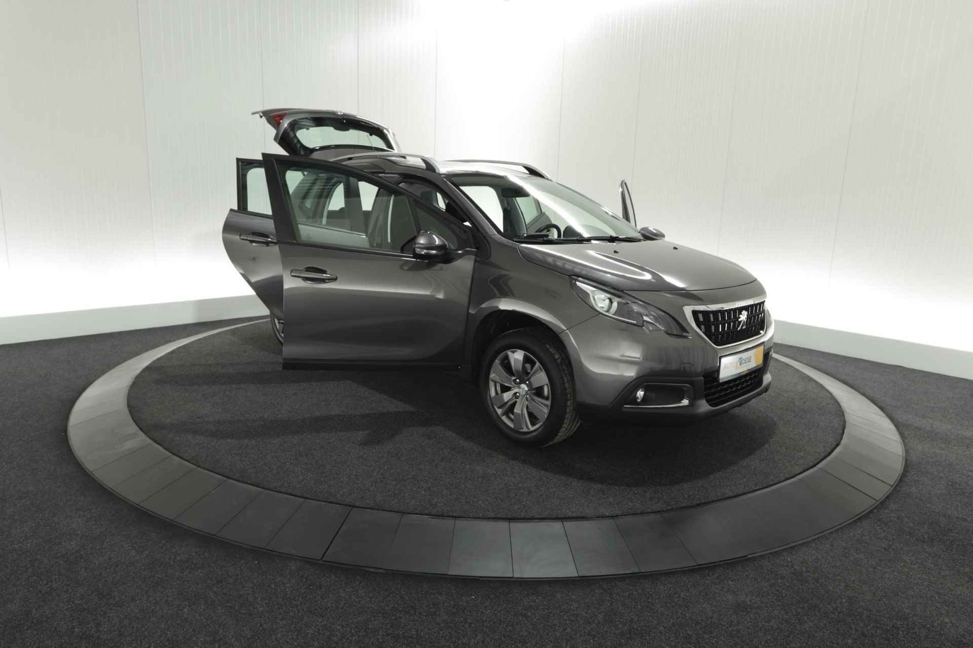 Peugeot 2008 PureTech 82 Signature | Camera | Apple Carplay | Parkeersensoren  | 30.000km - 63/66