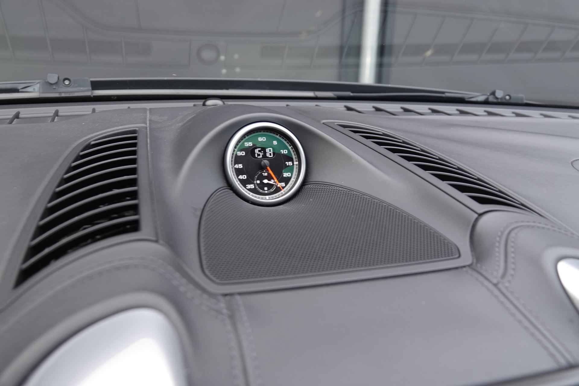Porsche Cayenne GTS | 3.6 441Pk V6 Turbo | Sport Chrono | Luchtvering - 32/49