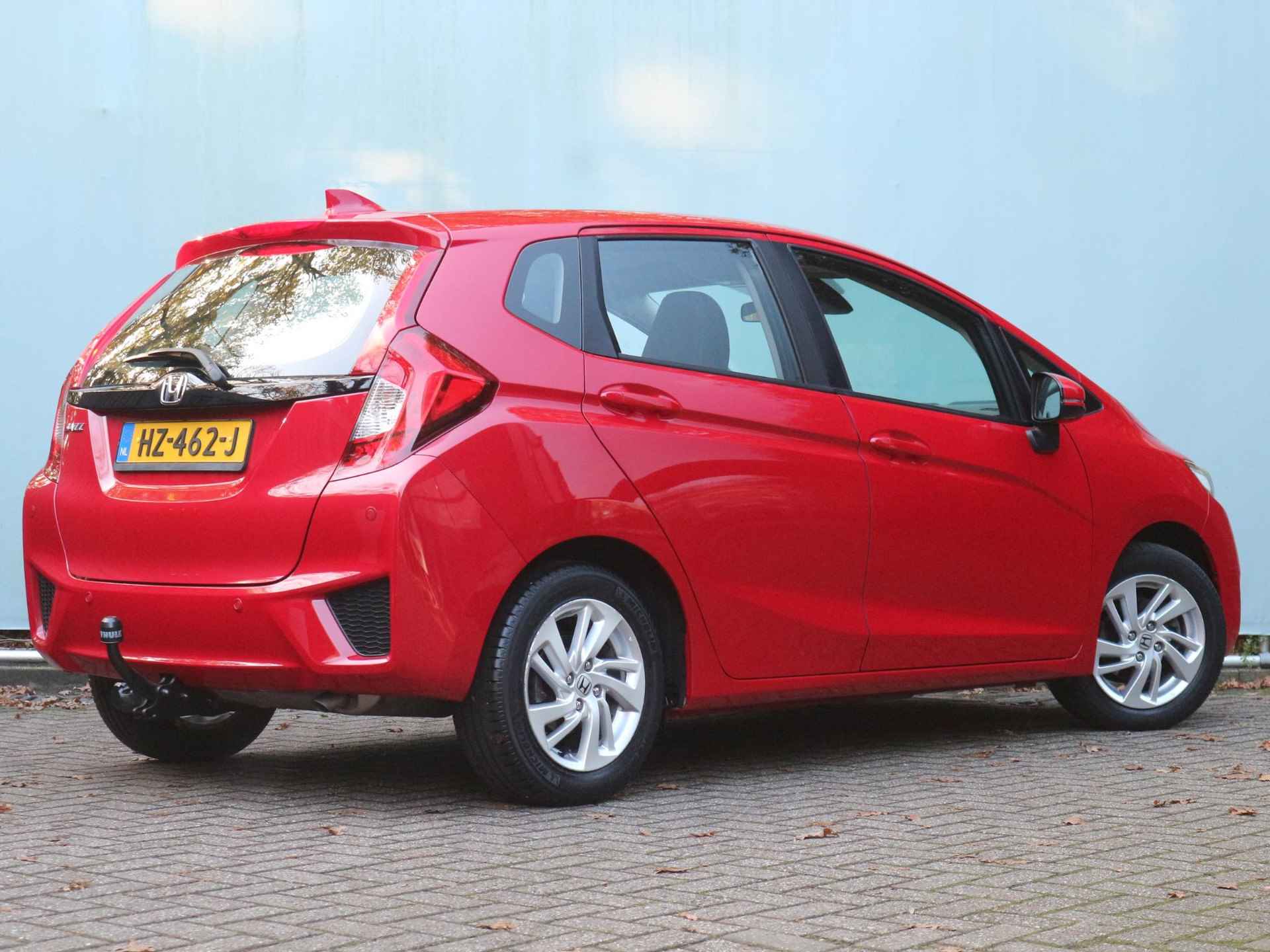 Honda Jazz 1.3 i-VTEC Comfort / Navigatie / Parkeersensoren vóór & achter / Stoelverwarming - 3/34