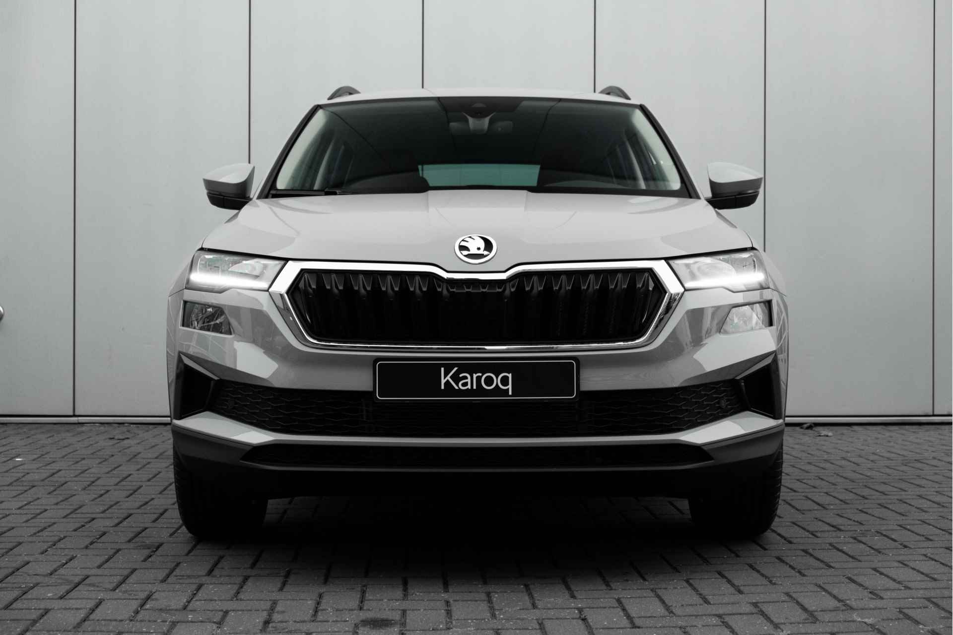 Škoda Karoq 1.0 TSI 115PK Business Edition | Camera | Extra Fabrieksgarantie | Virtual Cockpit | Navigatie | Draadloos Opladen | App-Connect - 4/57