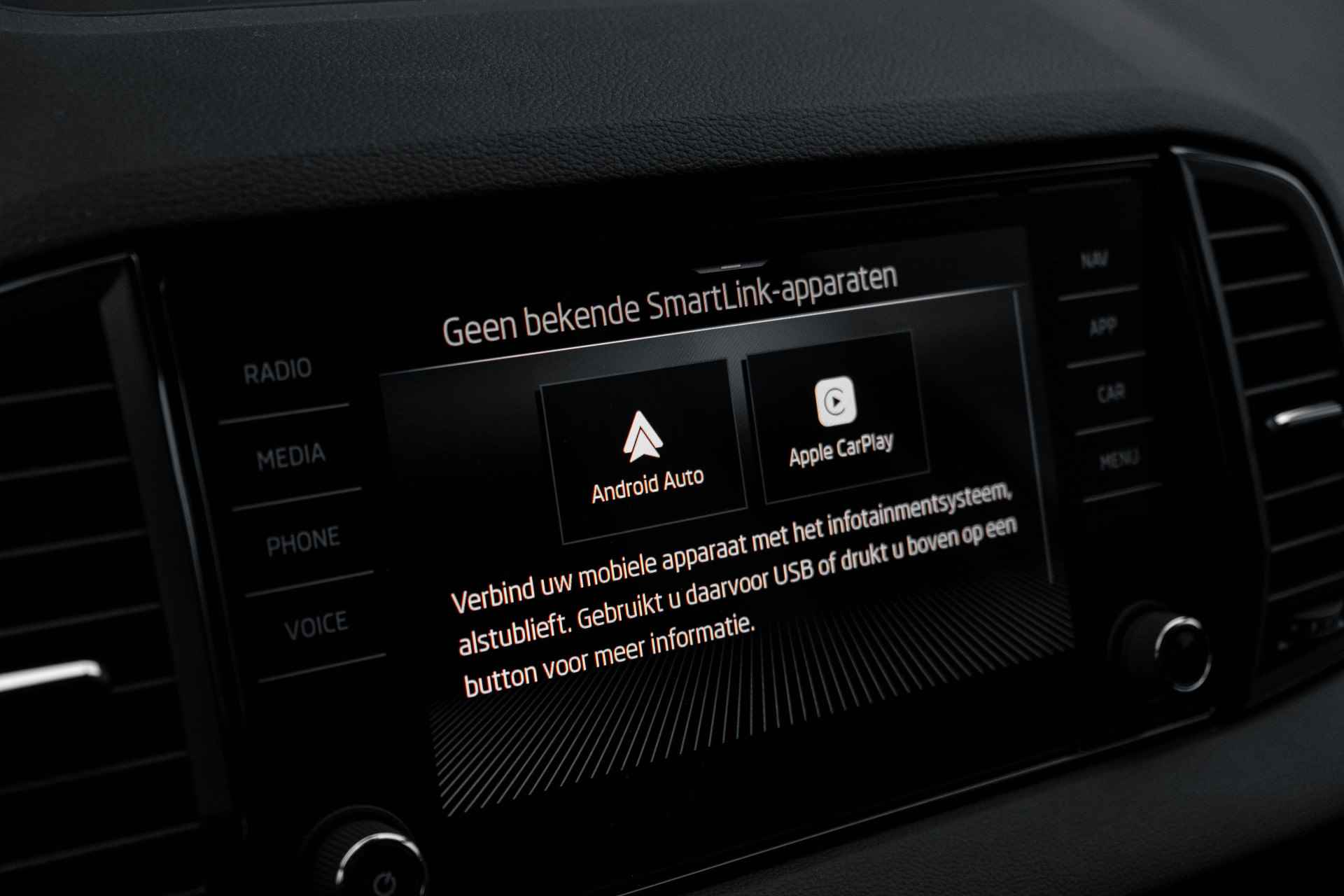 Škoda Karoq 1.0 TSI 115PK Business Edition | Camera | Extra Fabrieksgarantie | Virtual Cockpit | Navigatie | Draadloos Opladen | App-Connect - 50/57