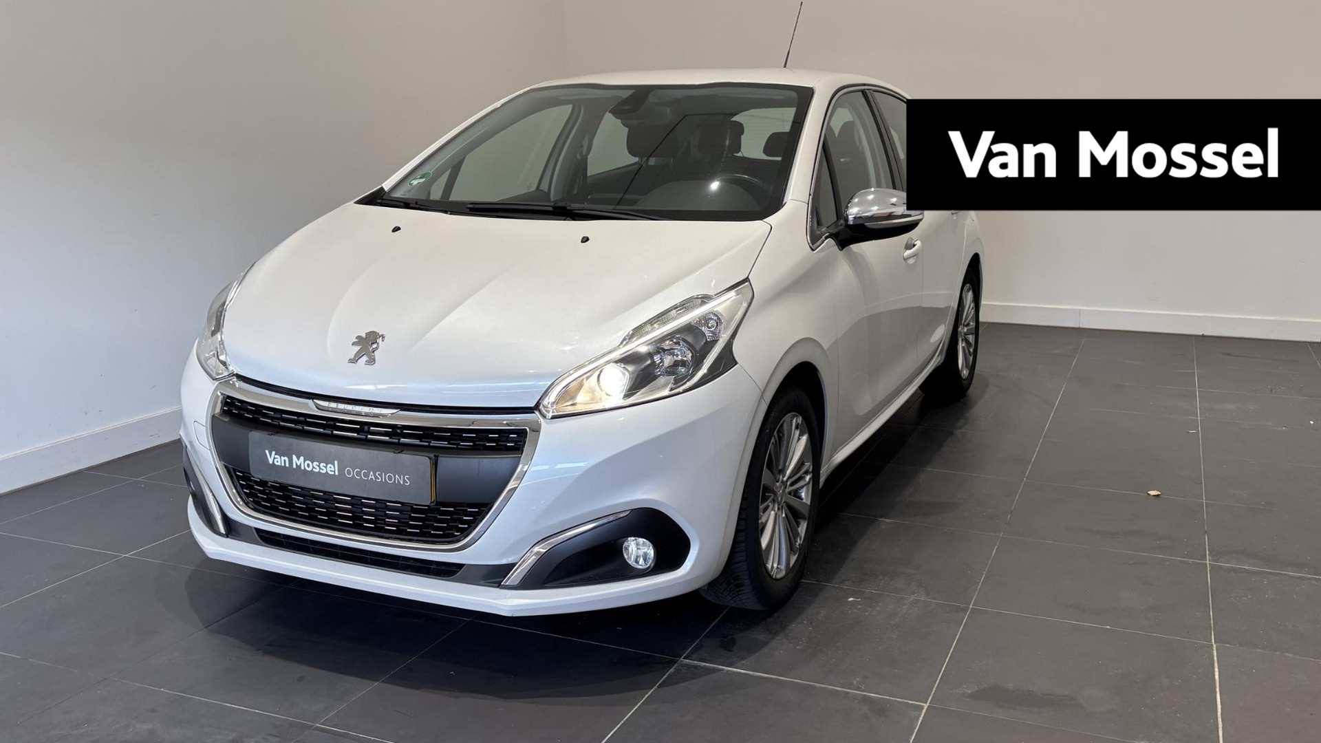 Peugeot 208 1.2 PureTech Allure | Camera | Parkeersensoren | Lichtmetalen velgen