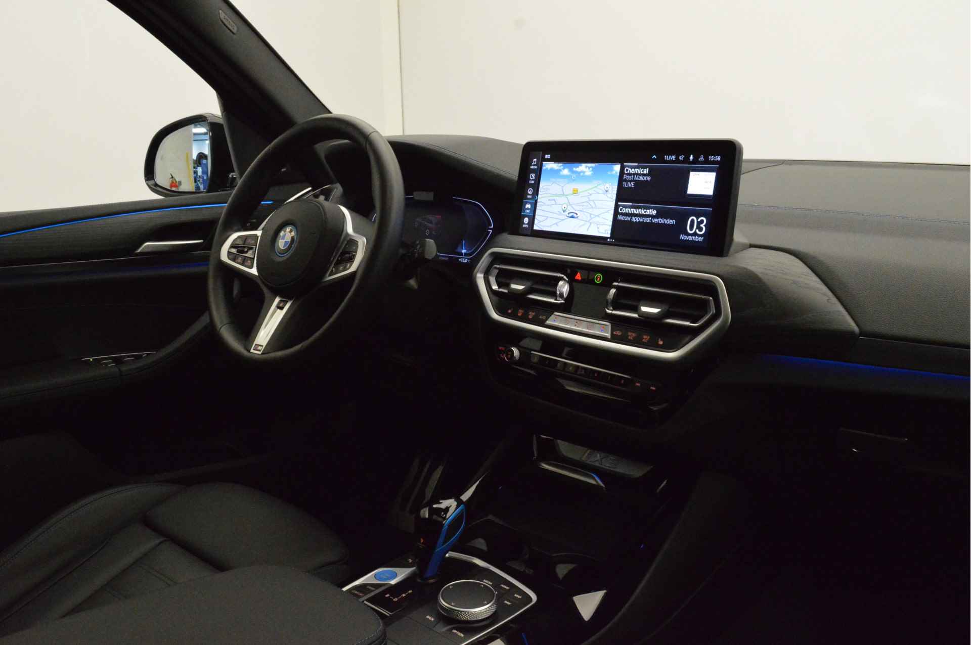 BMW iX3 High Executive 80 kWh / Trekhaak / Sportstoelen / Laserlight / Adaptief M Onderstel / Parking Assistant Plus / Gesture Control / Driving Assistant Professional - 10/26