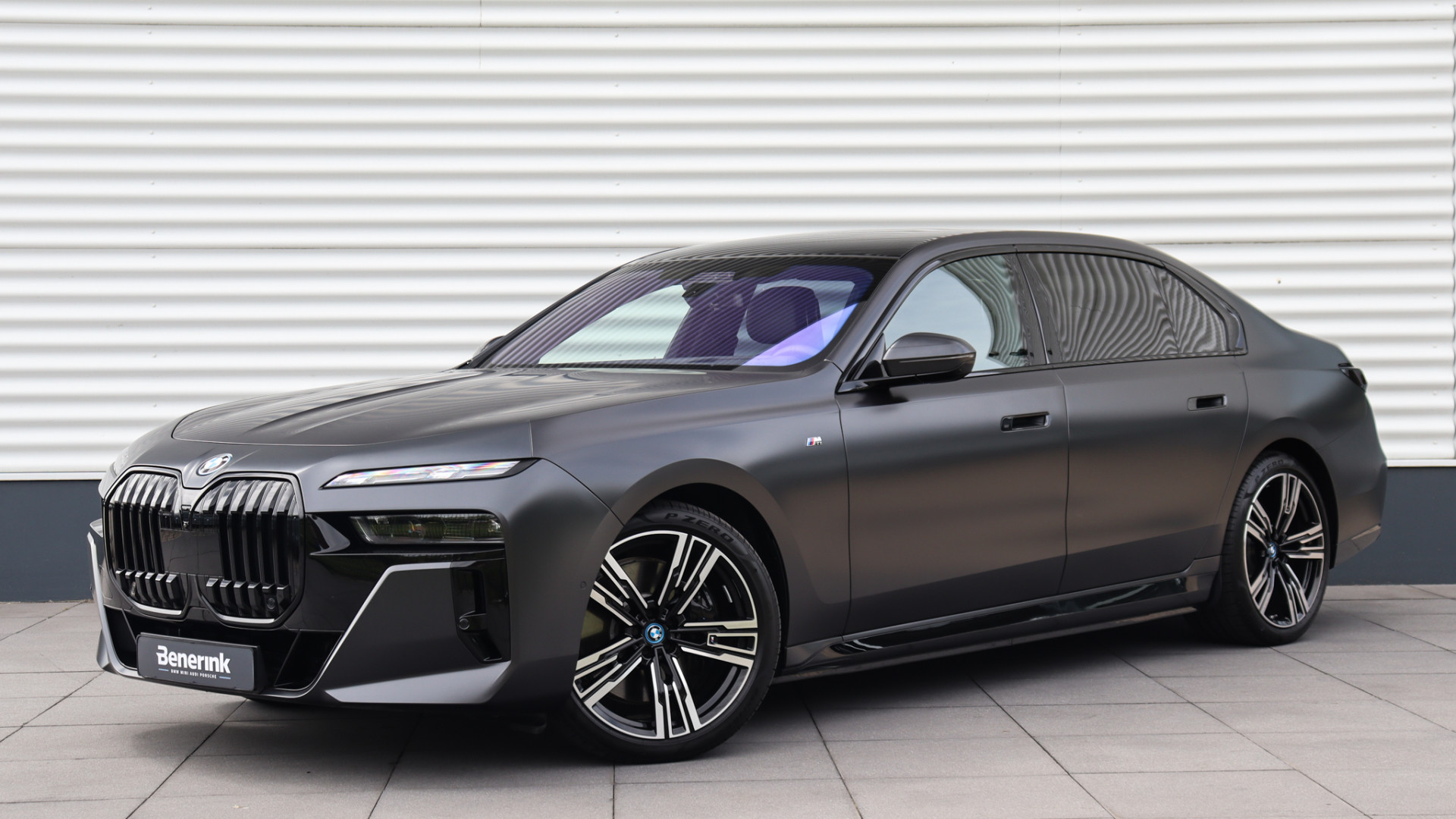 BMW i7 xDrive60 M-Sport Pro | Gran Lusso | Skylounge | Bowers & Wilkins | Connoisseur Pack bij viaBOVAG.nl