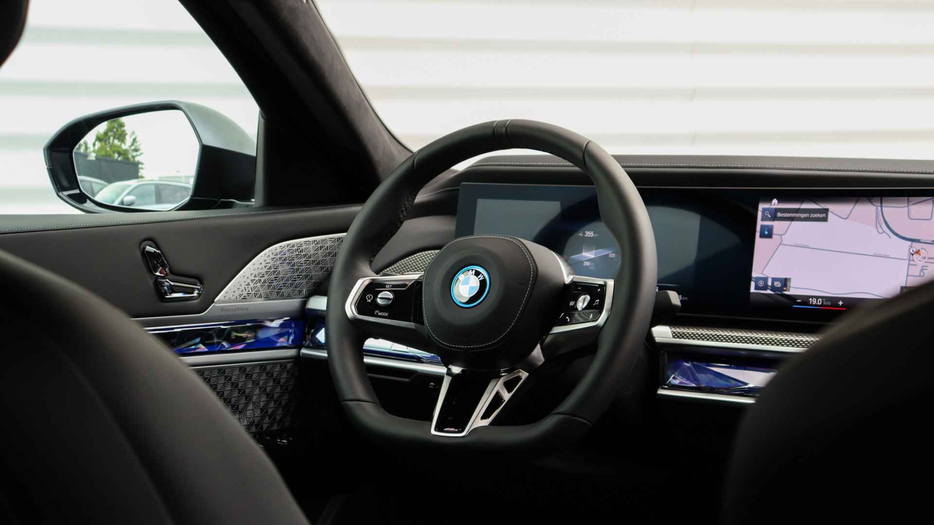 BMW i7 xDrive60 M-Sport Pro | Gran Lusso | Skylounge | Bowers & Wilkins | Connoisseur Pack - 34/37