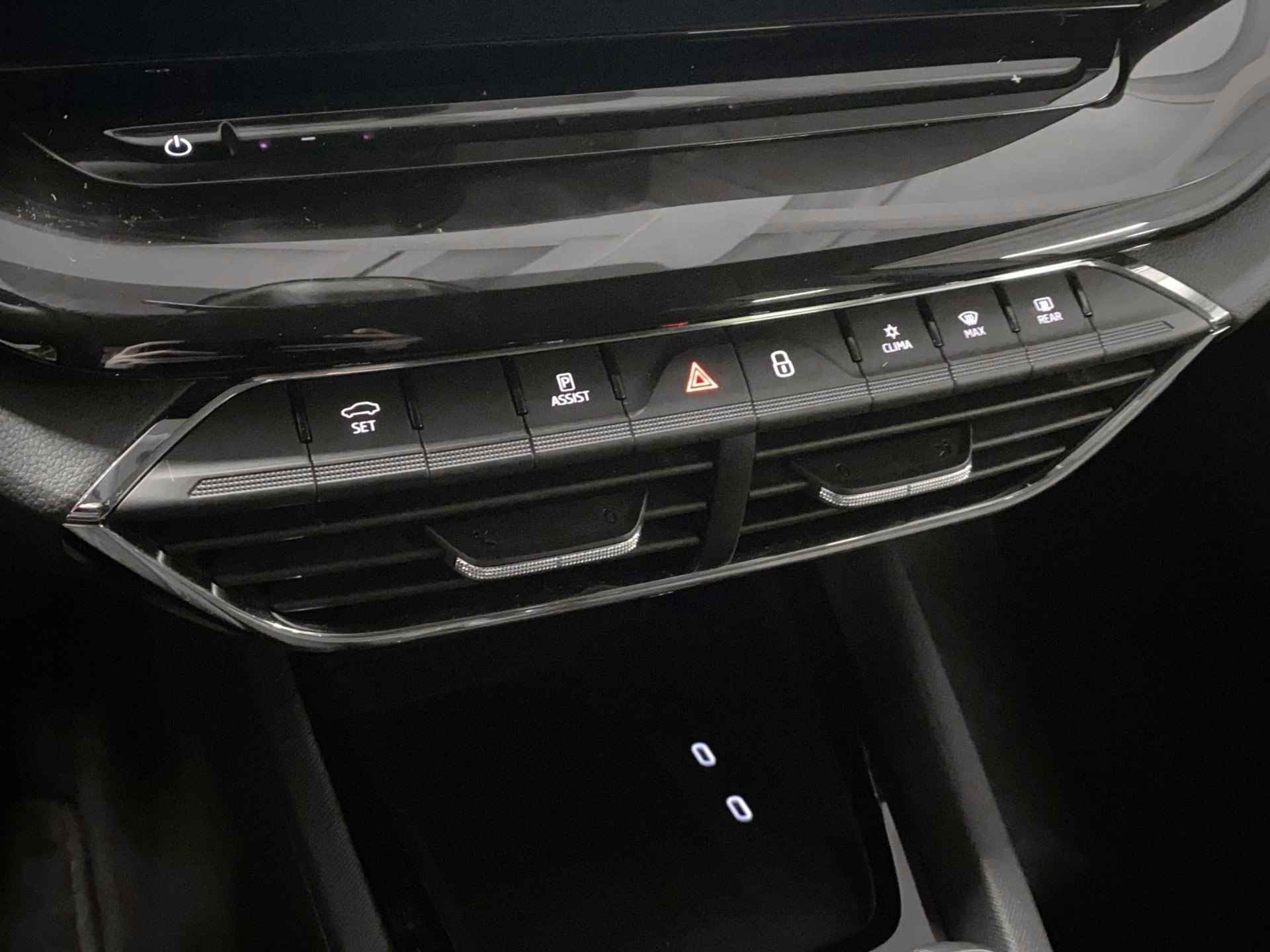 Škoda Octavia Combi 1.5 e-TSI Style / Applecarplay/Andoid auto / Navigatie / Parkeersensoren voor en achter - 18/26
